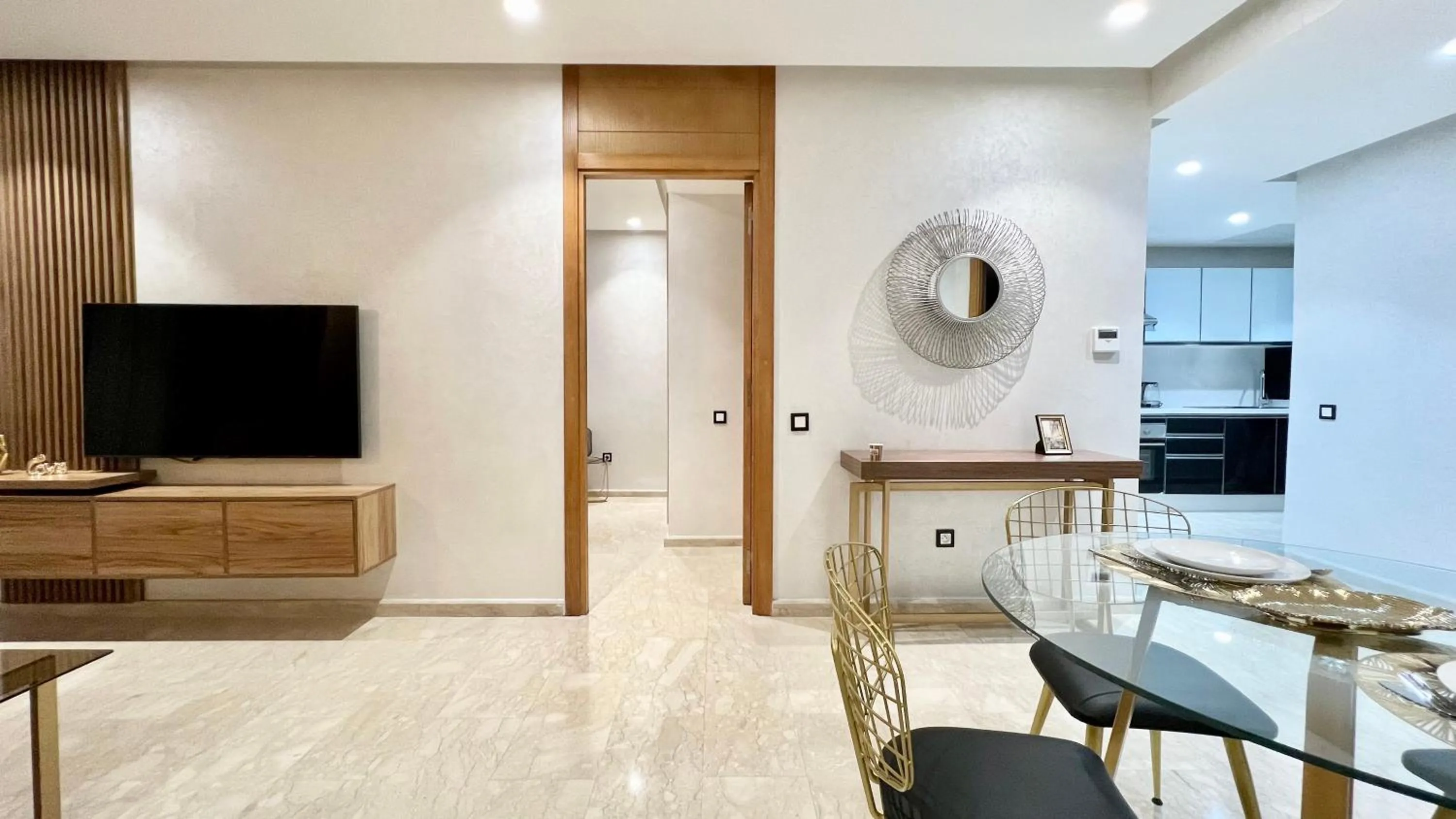 TV and multimedia in ZEN Suites Hotel Massira