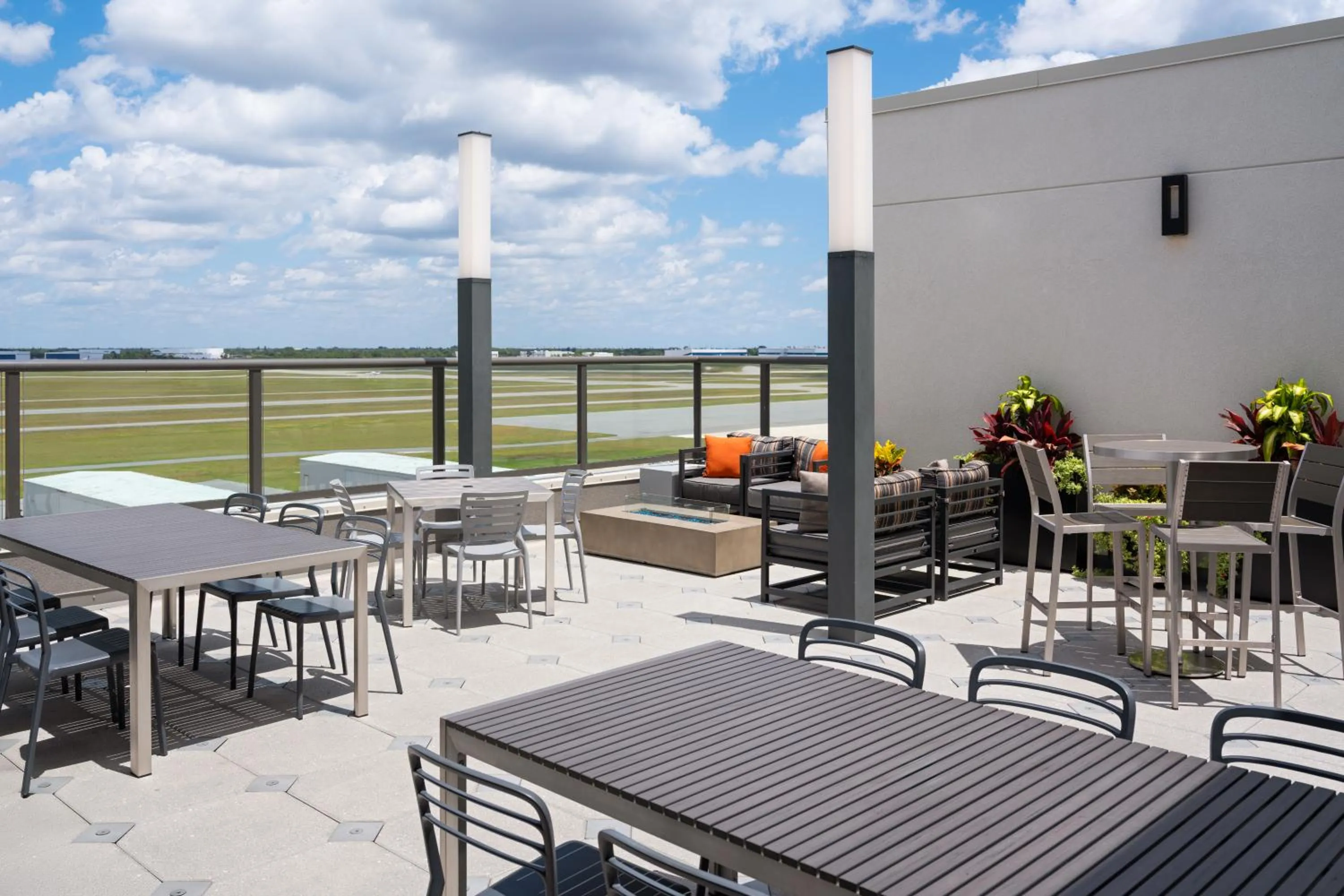 Restaurant/places to eat in Hyatt Place Melbourne Airport, Fl