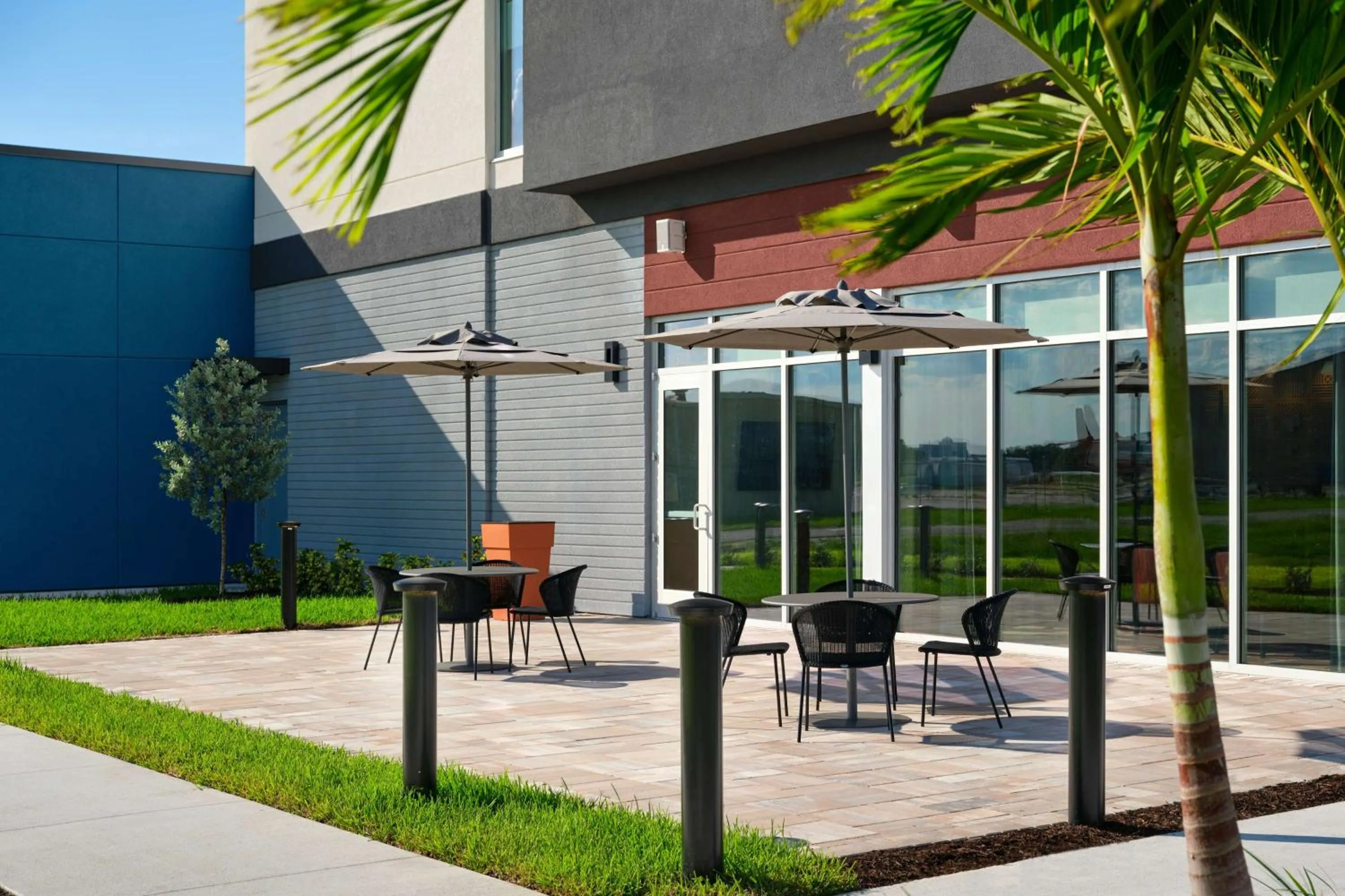 Patio in Hyatt Place Melbourne Airport, Fl