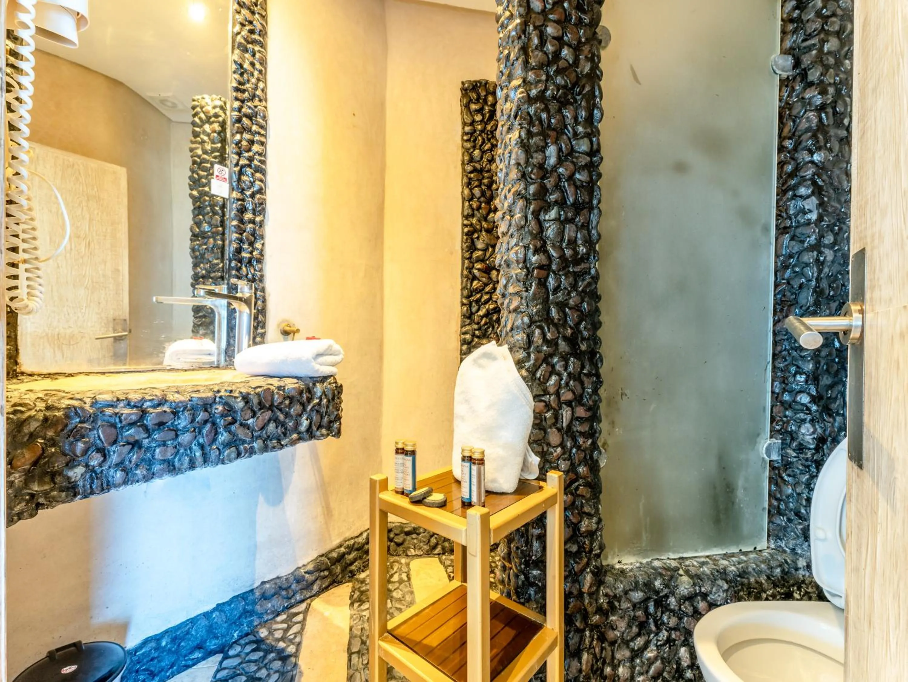 Toilet in Chateau Eden El Rouh & Spa