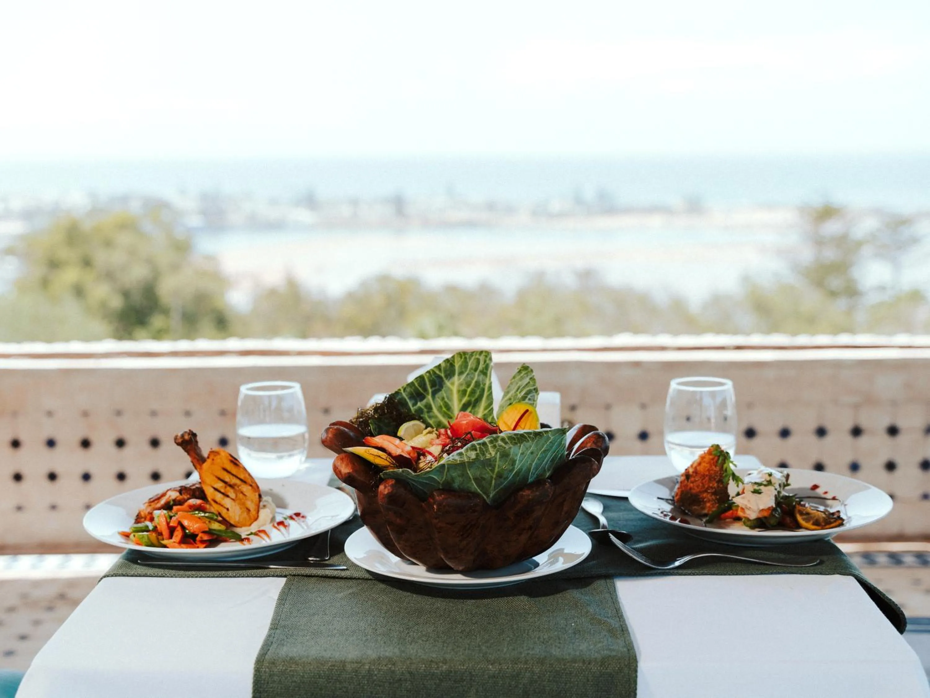 Restaurant/places to eat in Chateau Eden El Rouh & Spa