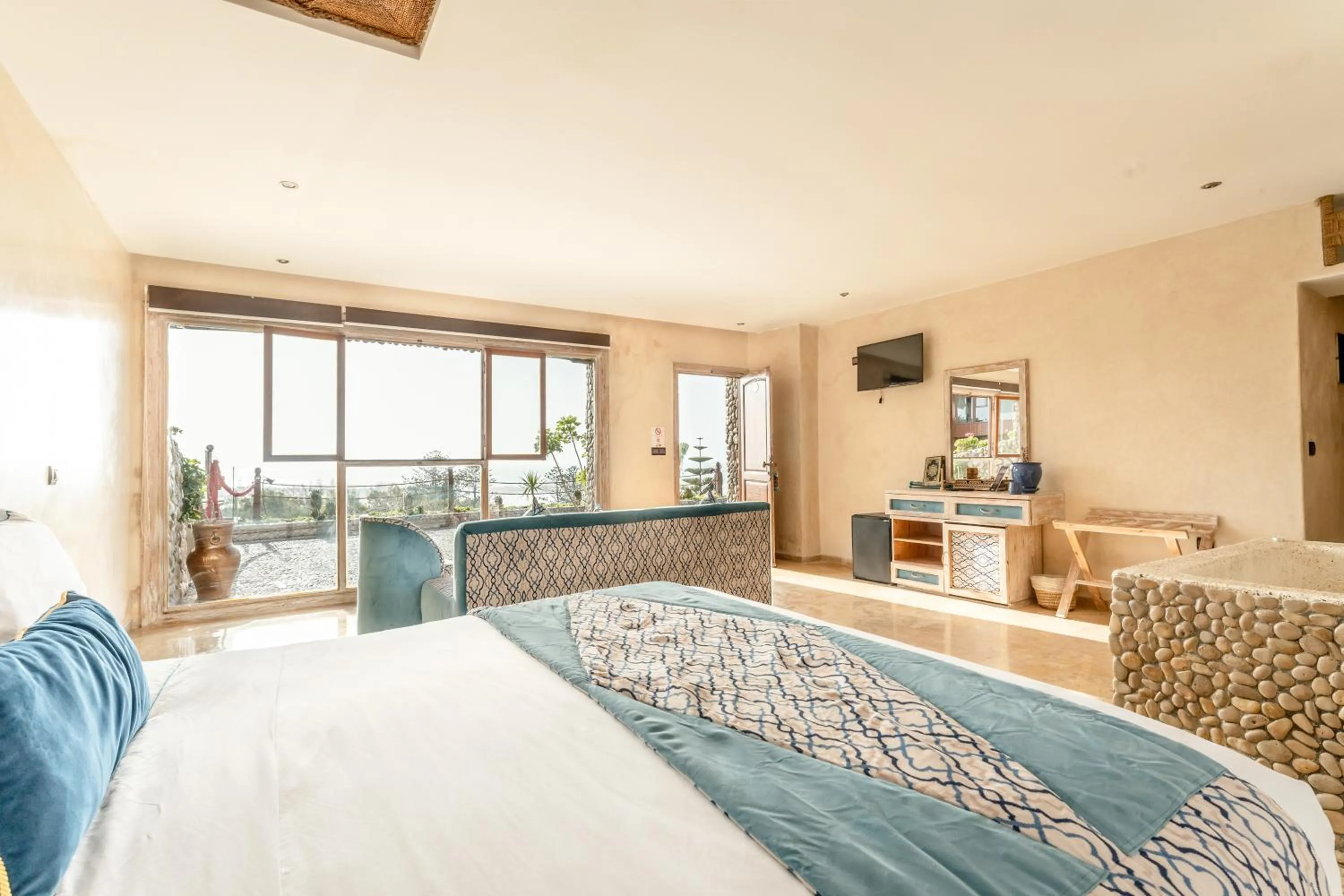 Bedroom, Bed in Chateau Eden El Rouh & Spa