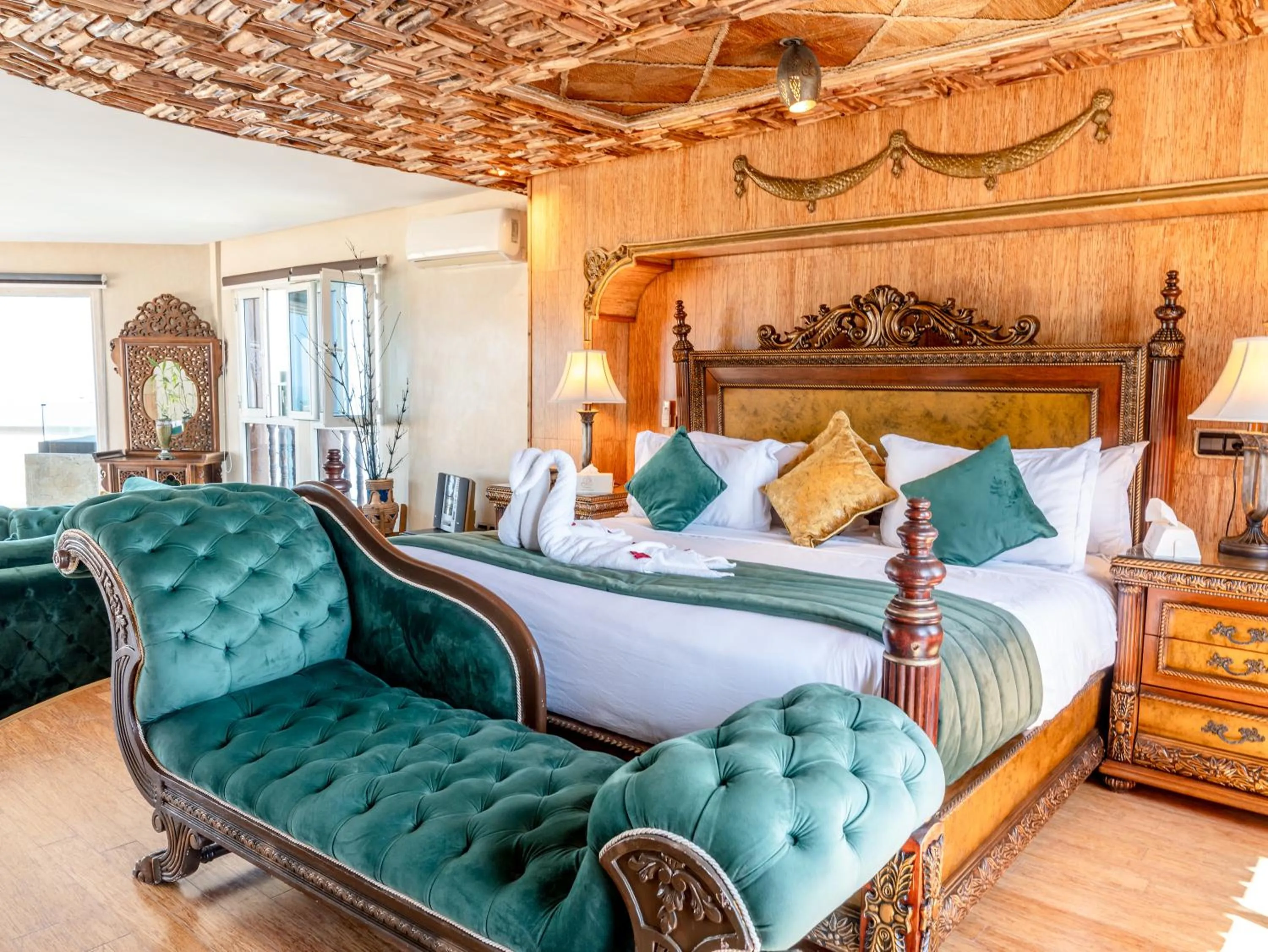 Bedroom, Bed in Chateau Eden El Rouh & Spa