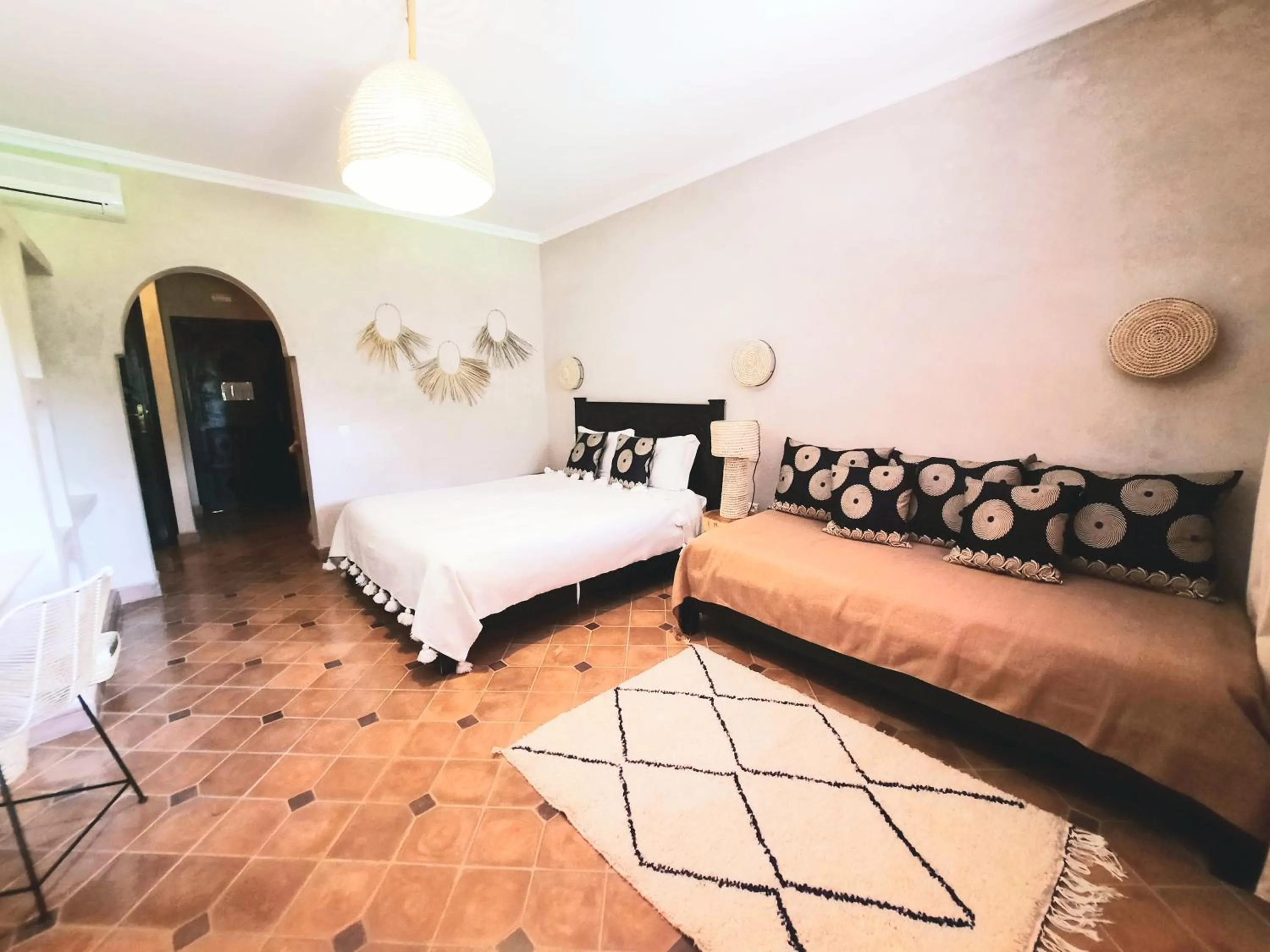 Photo of the whole room, Bed in Domaine de Tameslohte