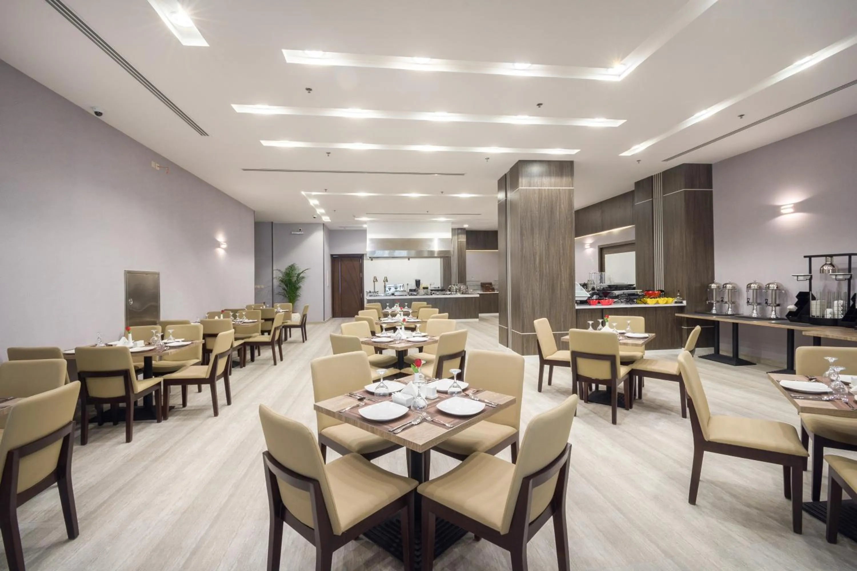 Restaurant/places to eat in Enala Hotel - Al Khobar