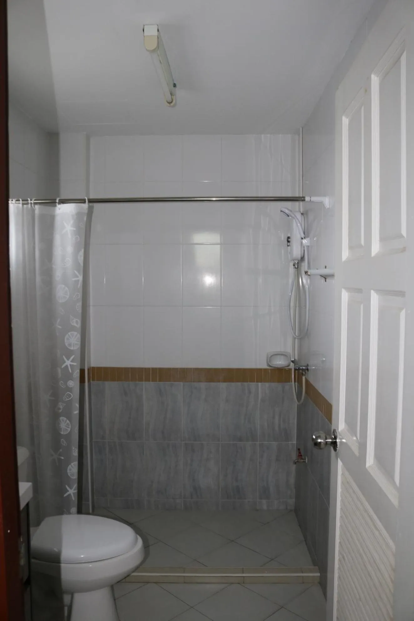 Bathroom in Cafe Nana Hotel