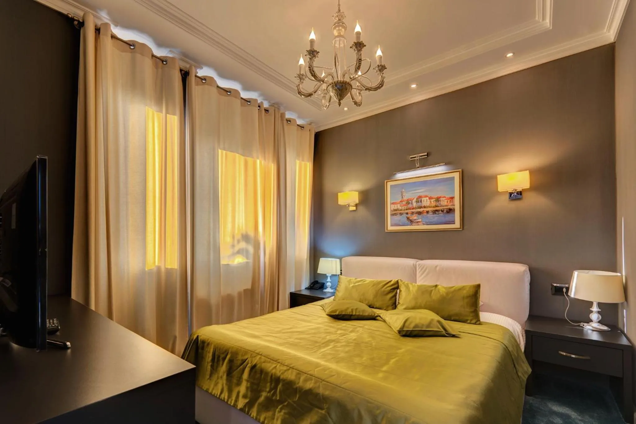 Bedroom, Bed in Hotel Astoria