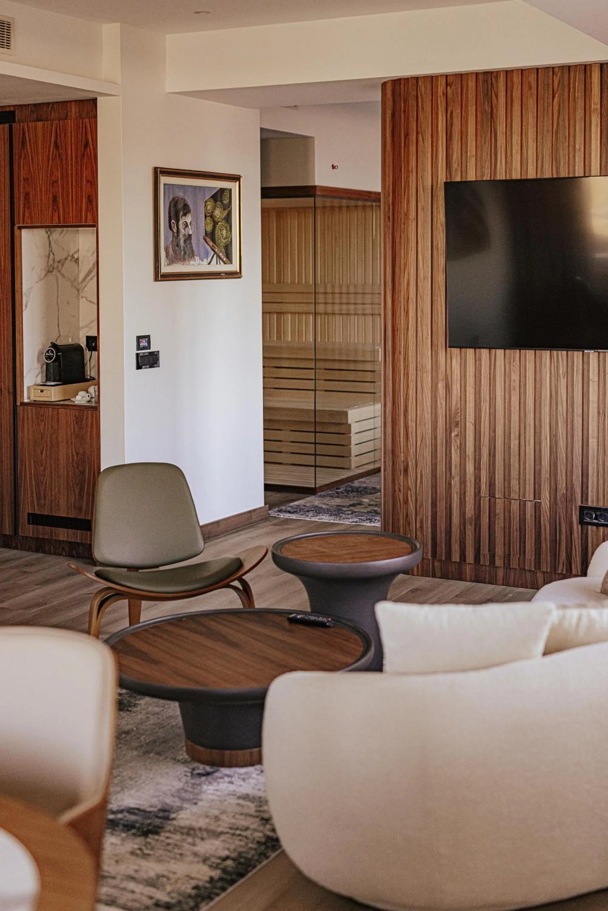 TV and multimedia in Holiday Inn Belgrade, an IHG Hotel