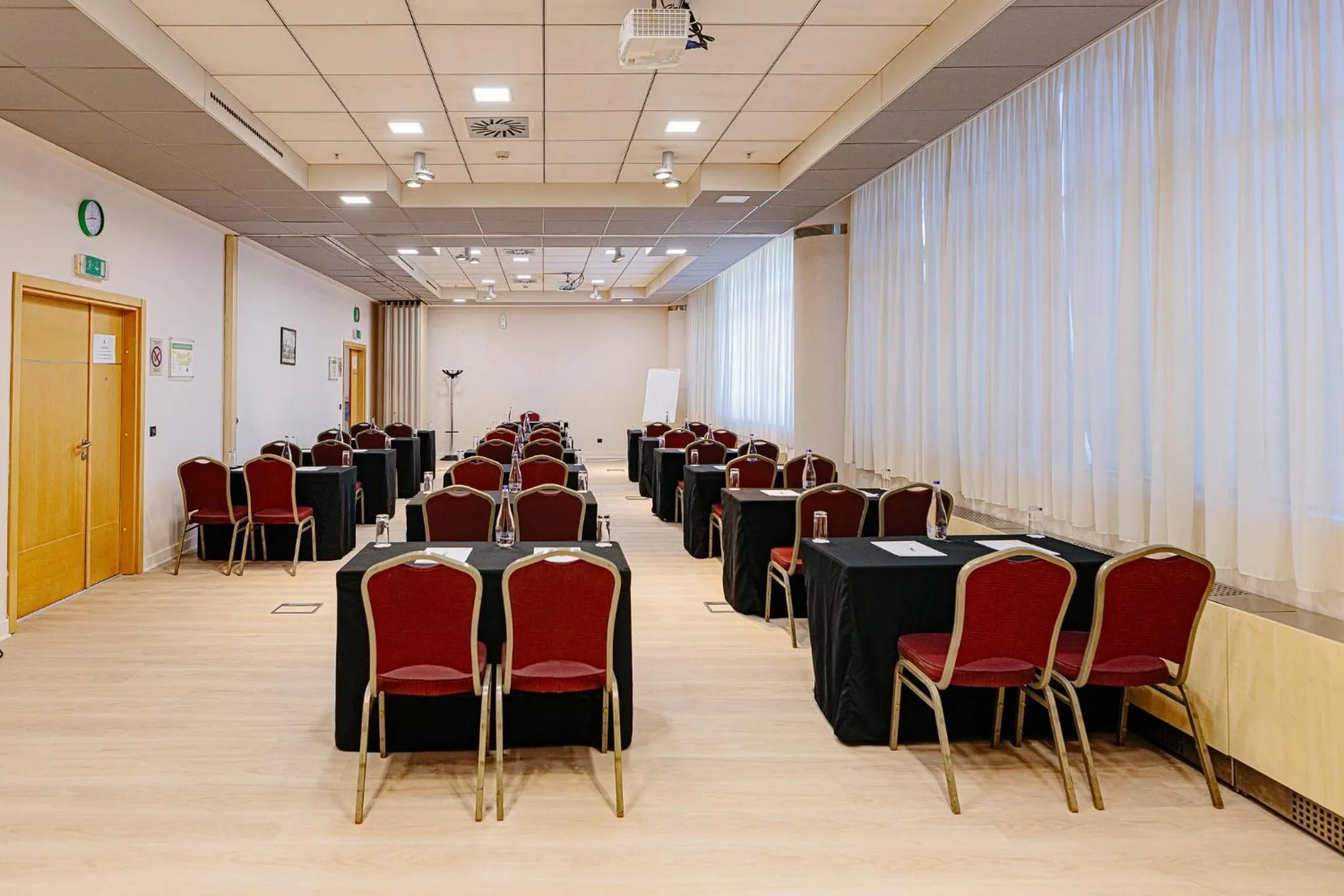 Meeting/conference room in Holiday Inn Belgrade, an IHG Hotel
