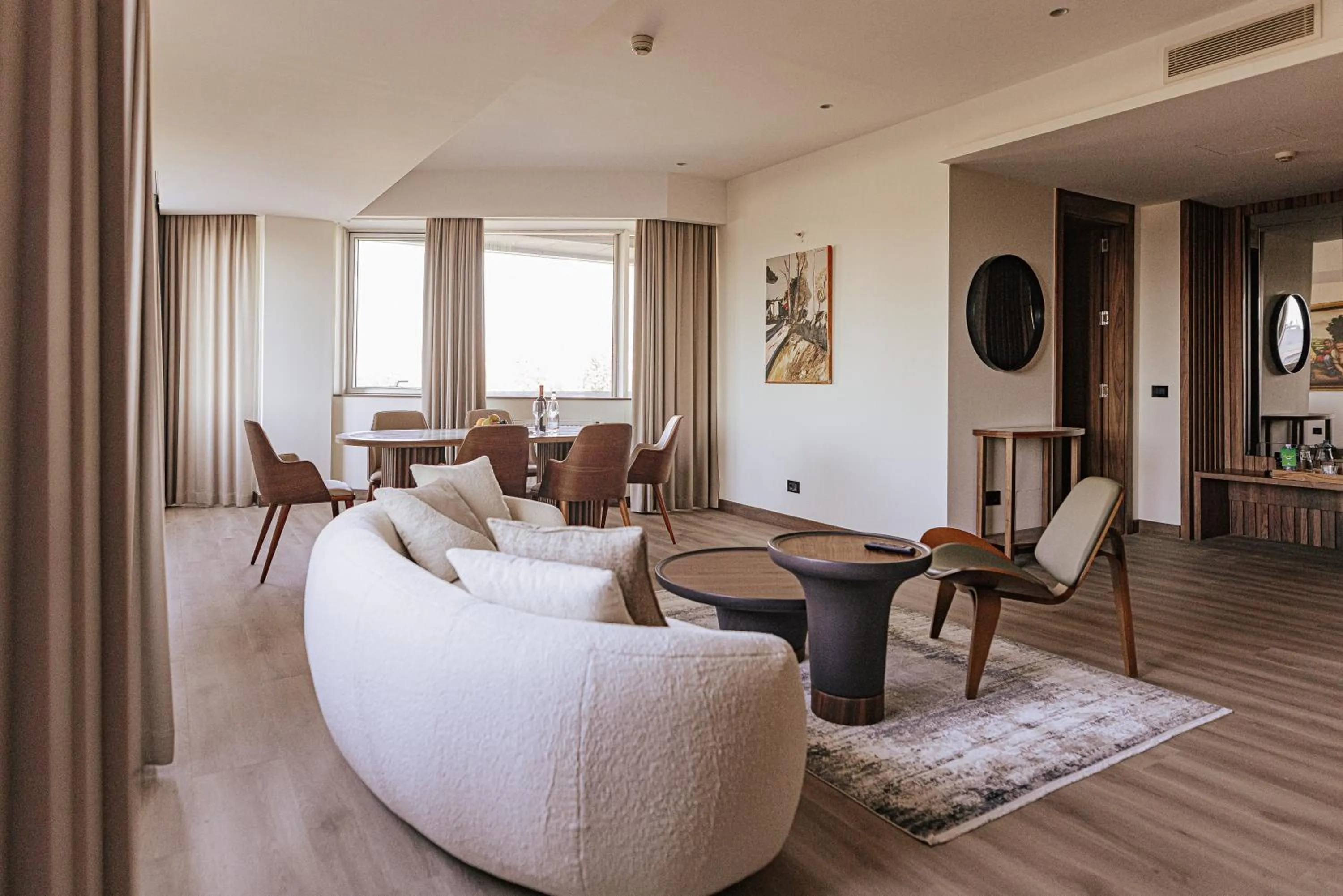 Living room in Holiday Inn Belgrade, an IHG Hotel