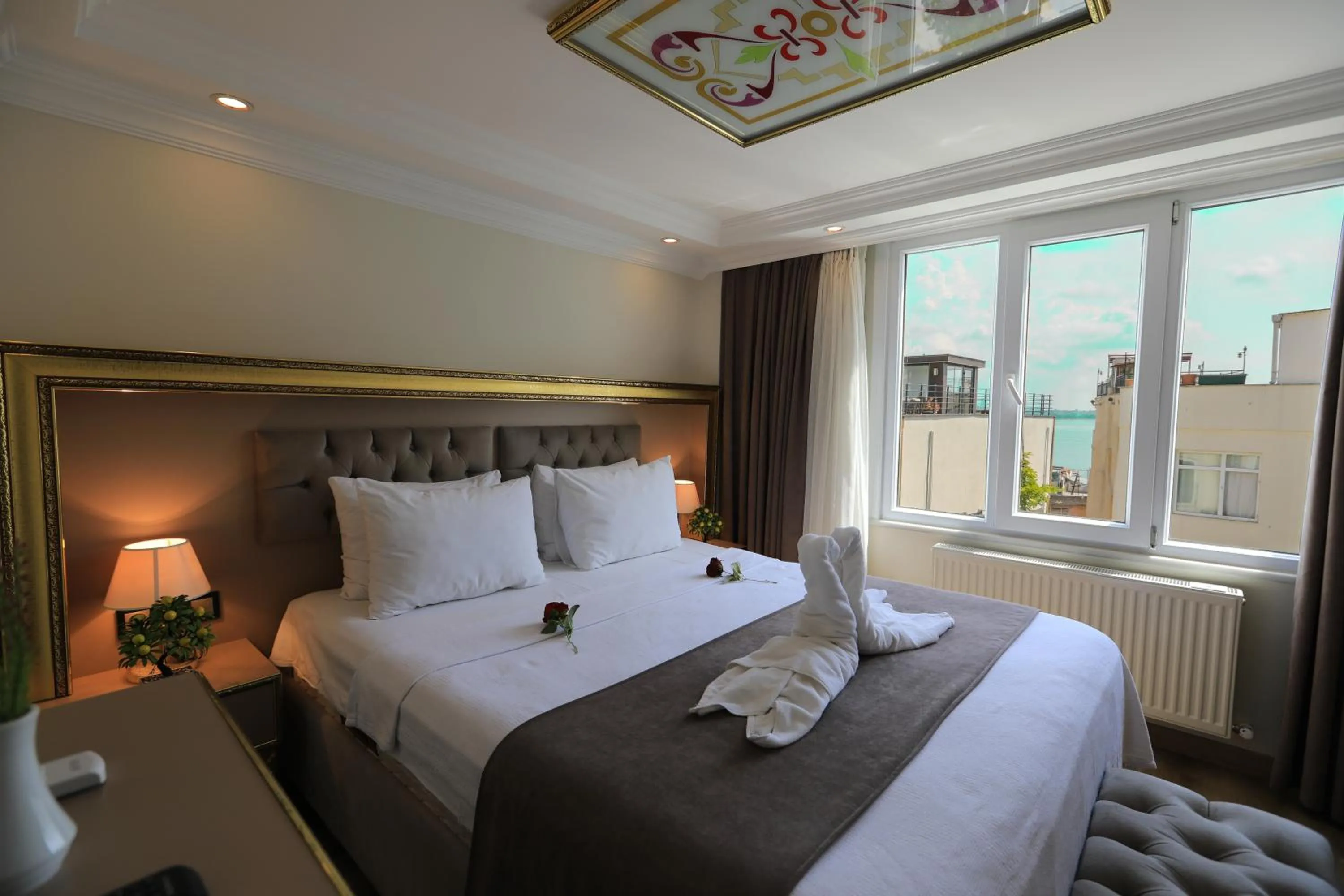 Bed in Blue Zerzevan Konak Hotel