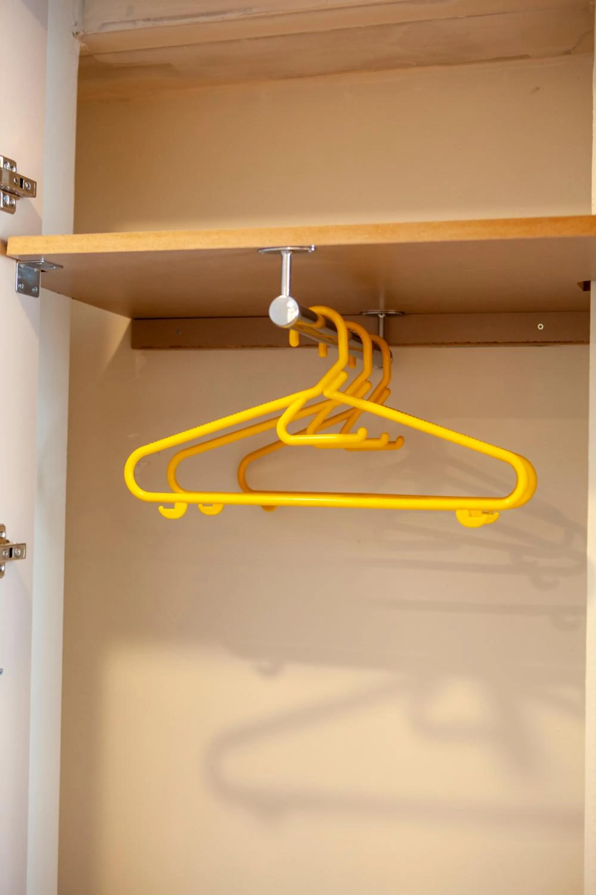 wardrobe in Blue Zerzevan Konak Hotel