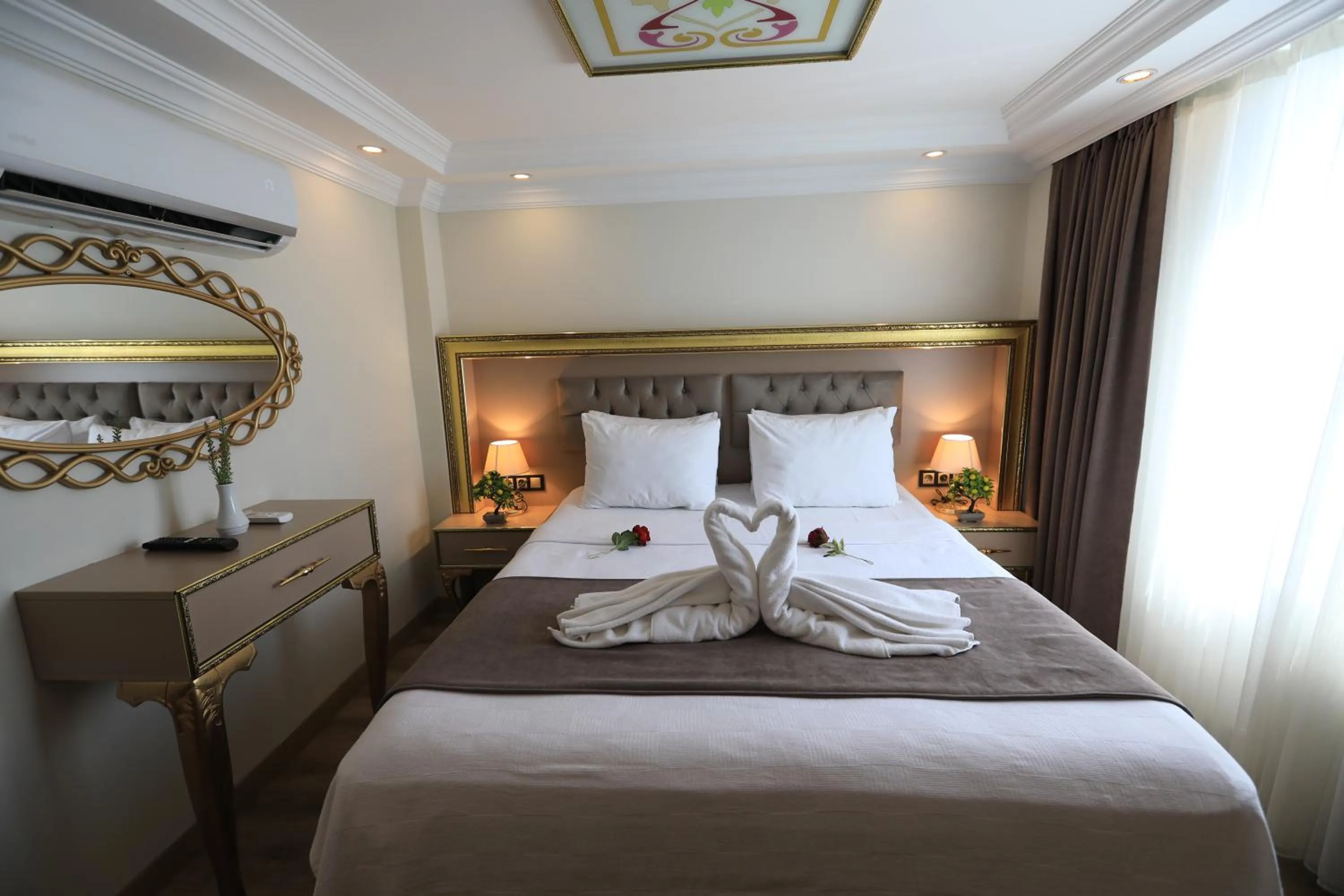 Bed in Blue Zerzevan Konak Hotel