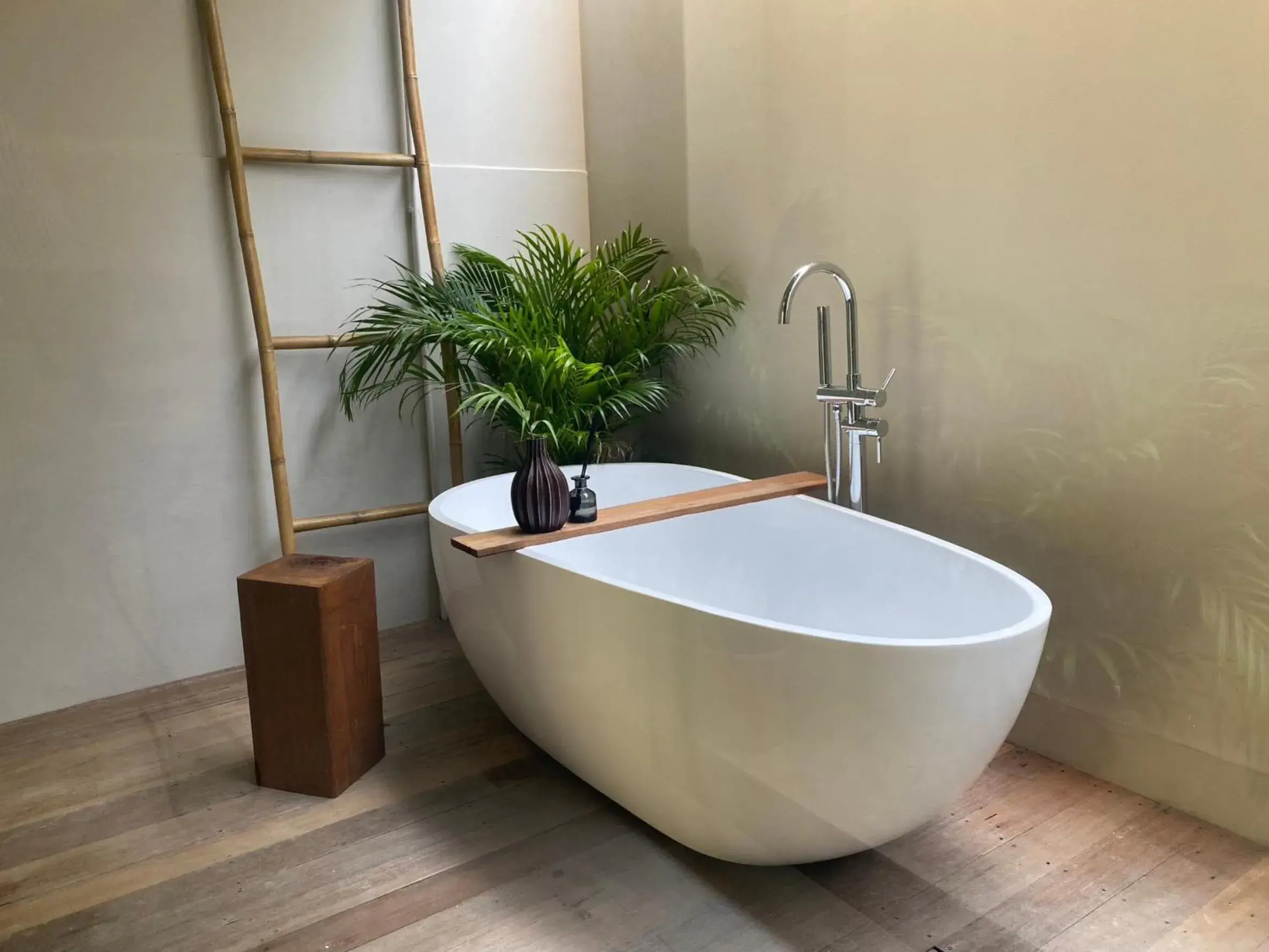 Deluxe Double Room with Bath in Suncloud Hotel Koh Samet Deluxe Double Room with Bath in Suncloud Hotel Koh Samet