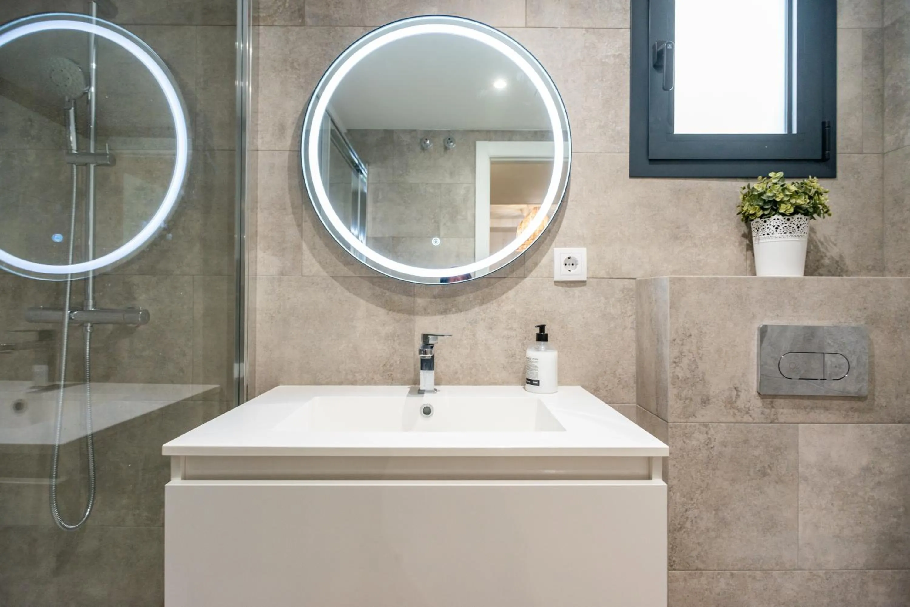 Bathroom in Gran piso en Puerto deportivo Marina Palamós IDEAL FAMILIAS