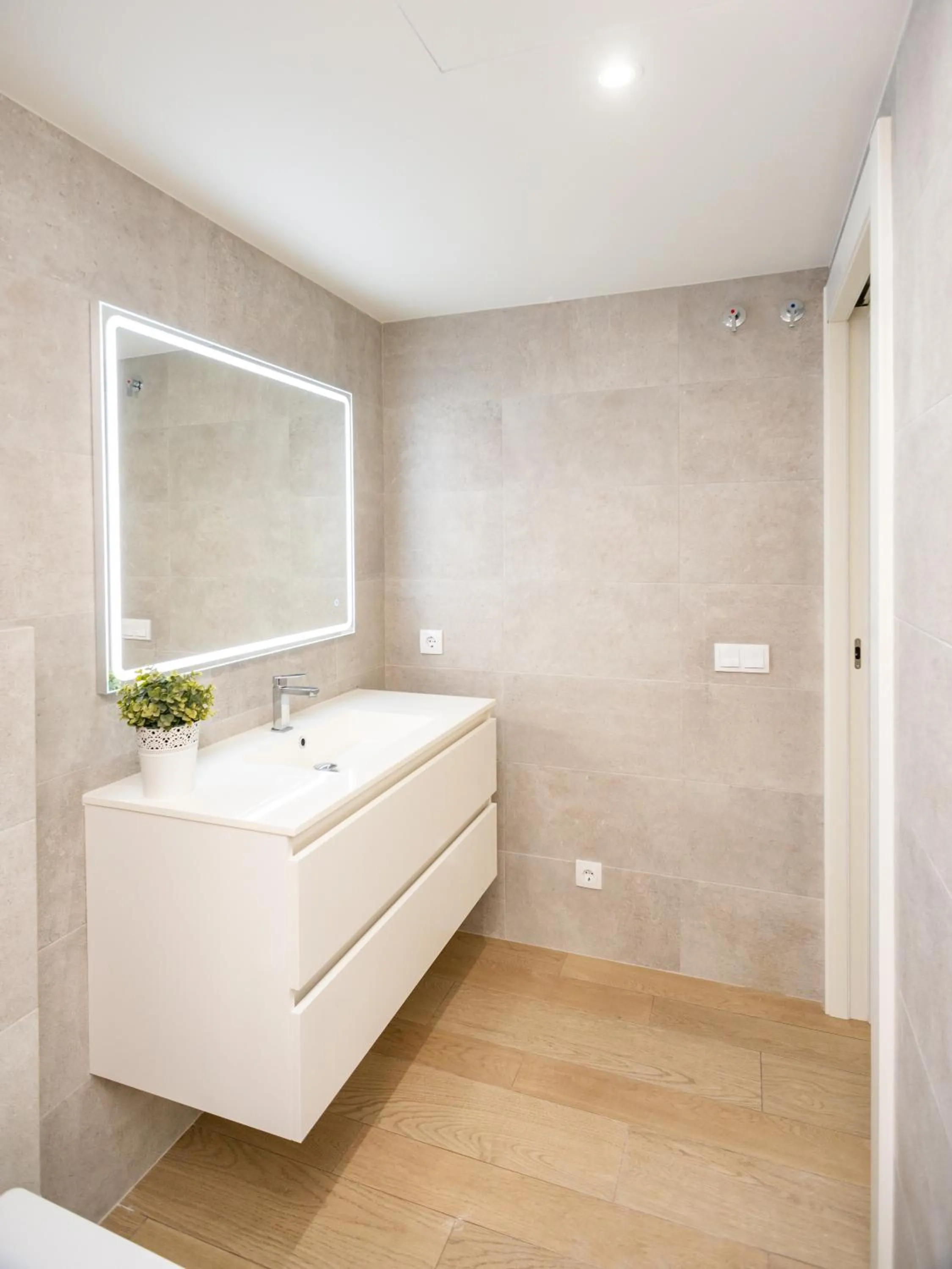 Bathroom in Gran piso en Puerto deportivo Marina Palamós IDEAL FAMILIAS