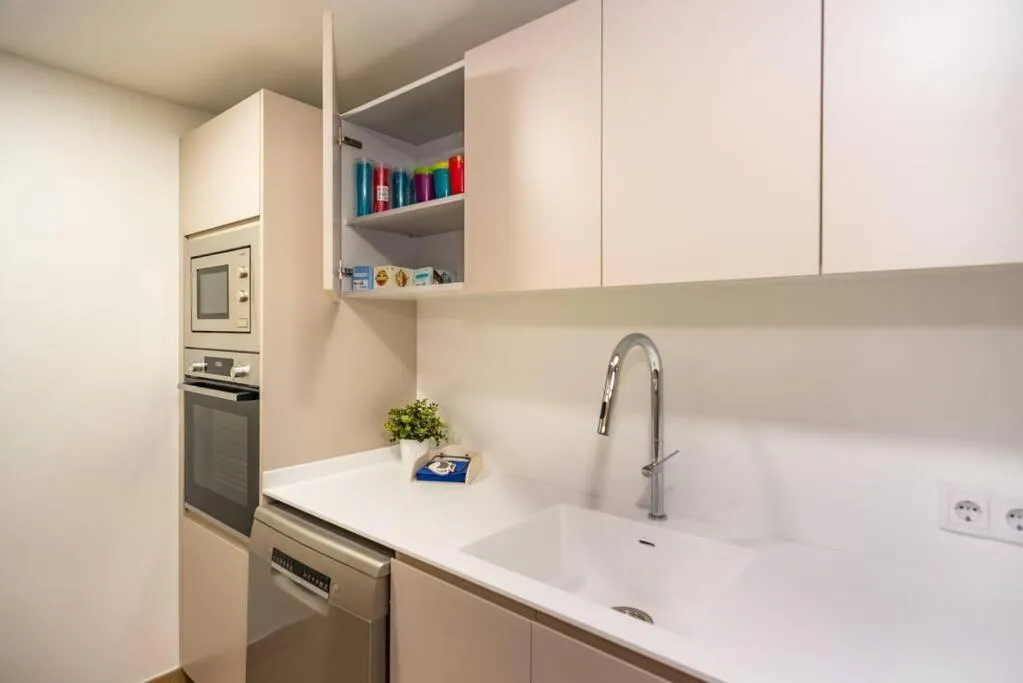 Kitchen or kitchenette in Gran piso en Puerto deportivo Marina Palamós IDEAL FAMILIAS