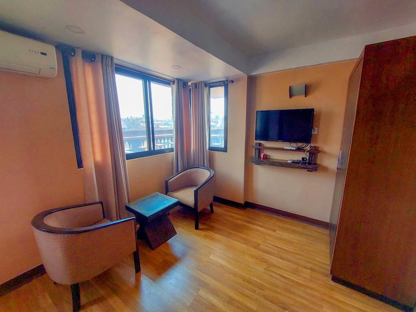 TV and multimedia in Hotel Garuda