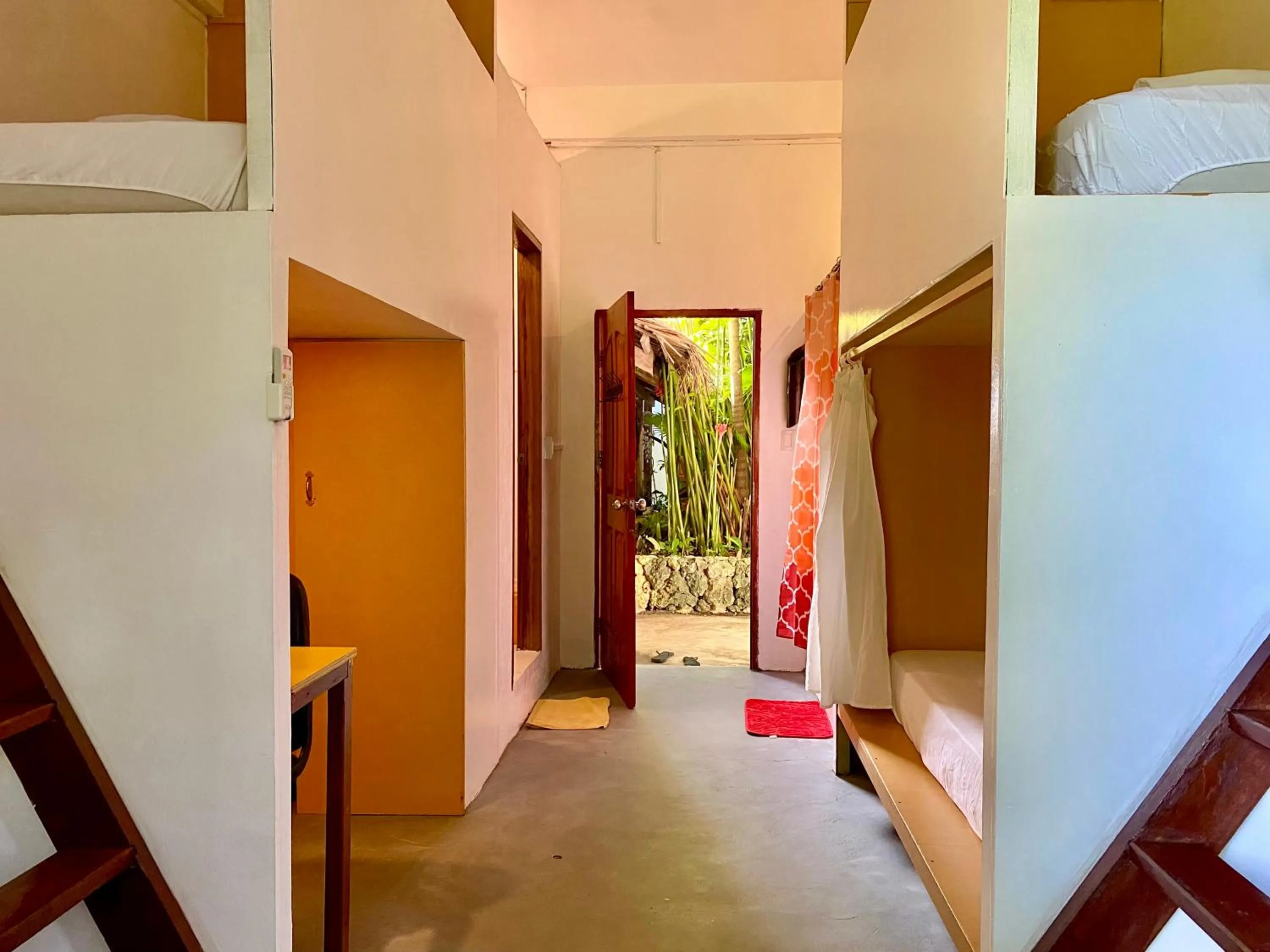 Bed in Lexias Hostel and Workspace - Siargao