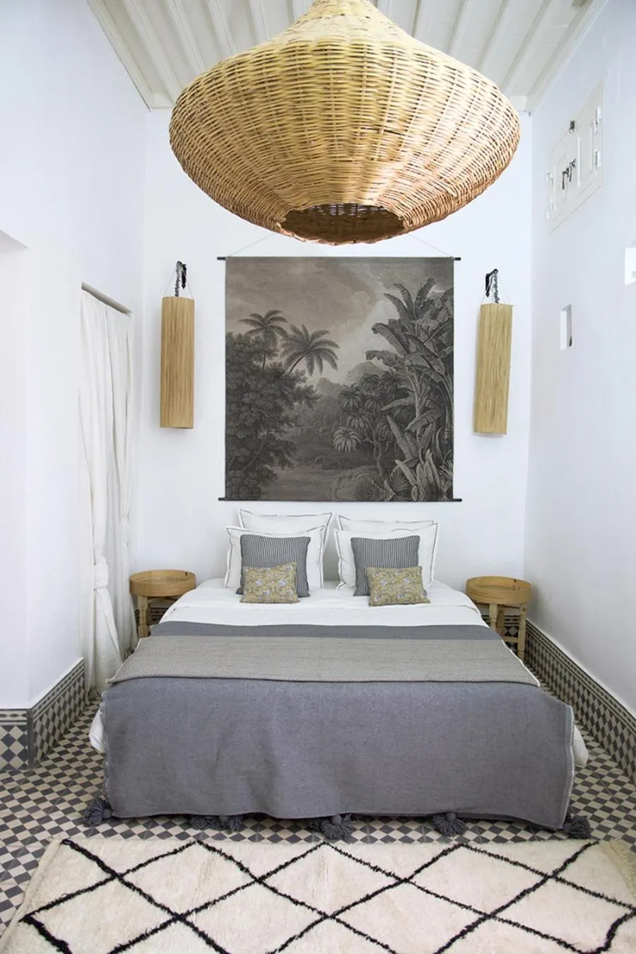 Bed in Riad Lyon-Mogador