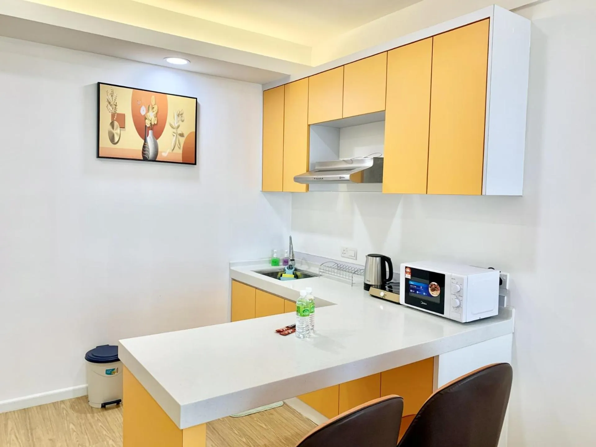 Kitchen or kitchenette in Deco Home @ Aru Suites