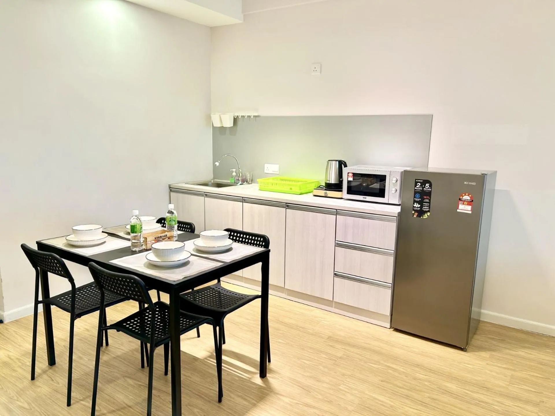 Kitchen or kitchenette in Deco Home @ Aru Suites