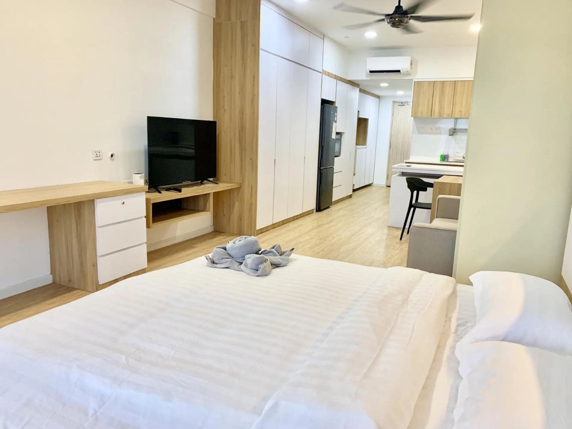 Bed in Deco Home @ Aru Suites