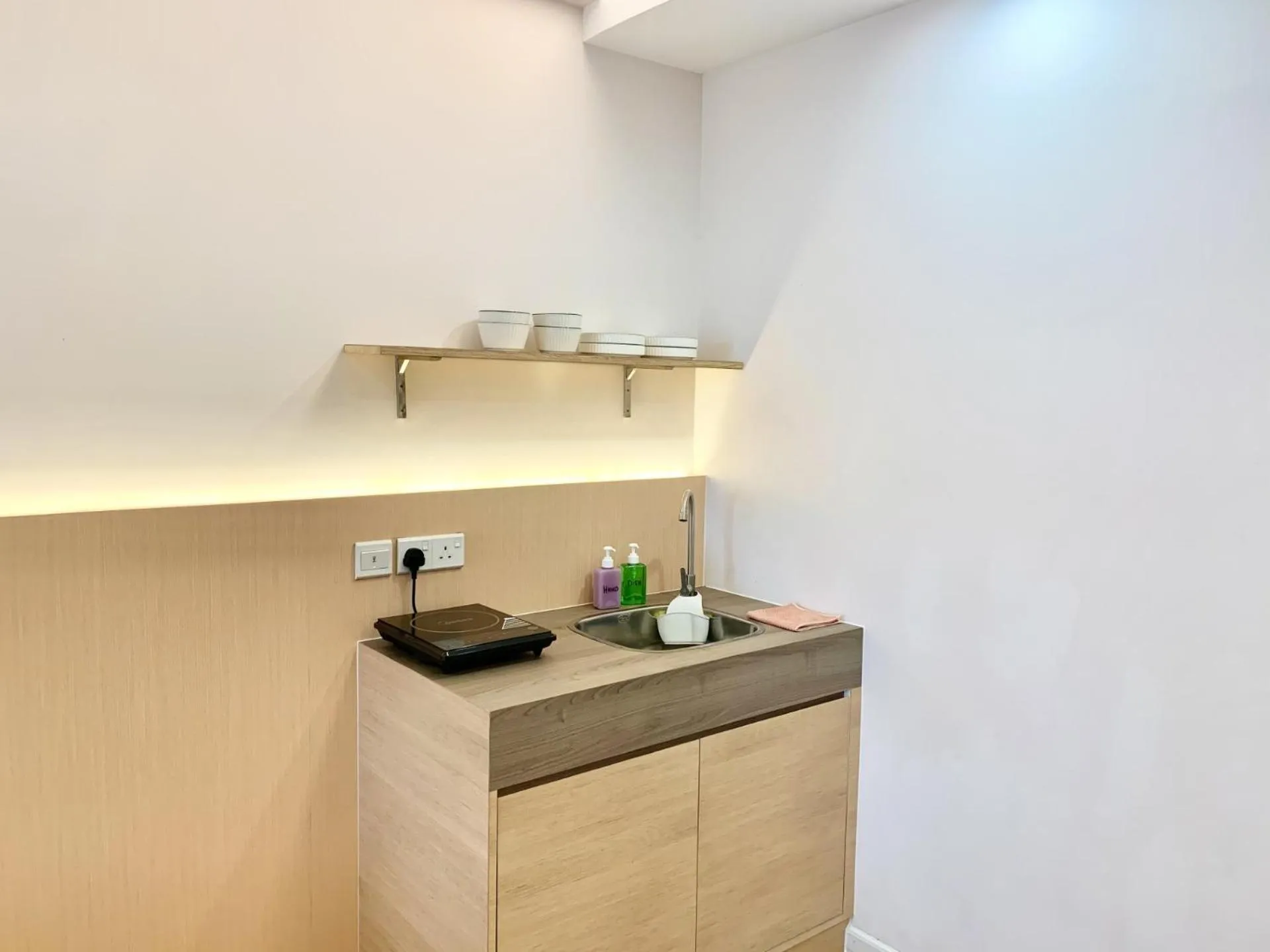 Kitchen or kitchenette in Deco Home @ Aru Suites