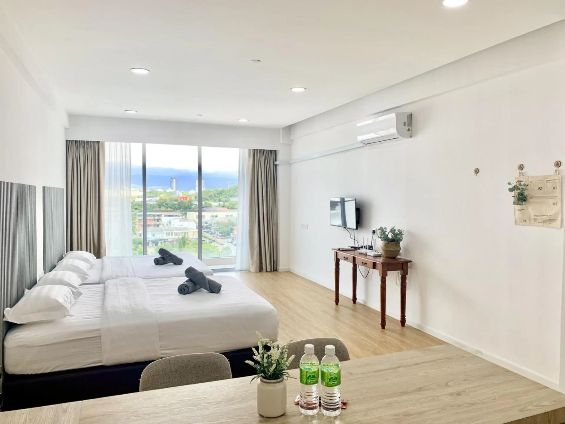 TV and multimedia, Bed in Deco Home @ Aru Suites