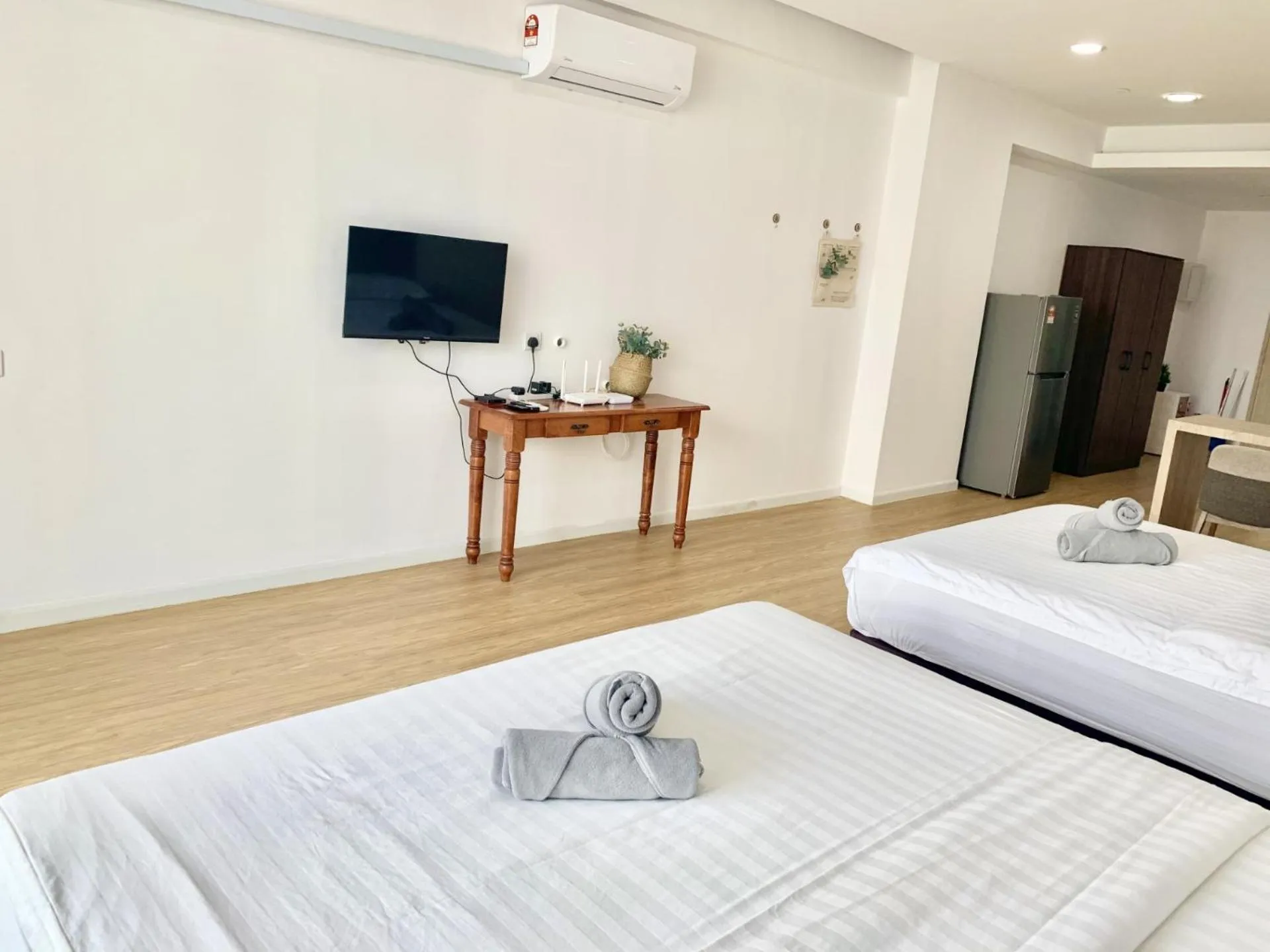 TV and multimedia, Bed in Deco Home @ Aru Suites