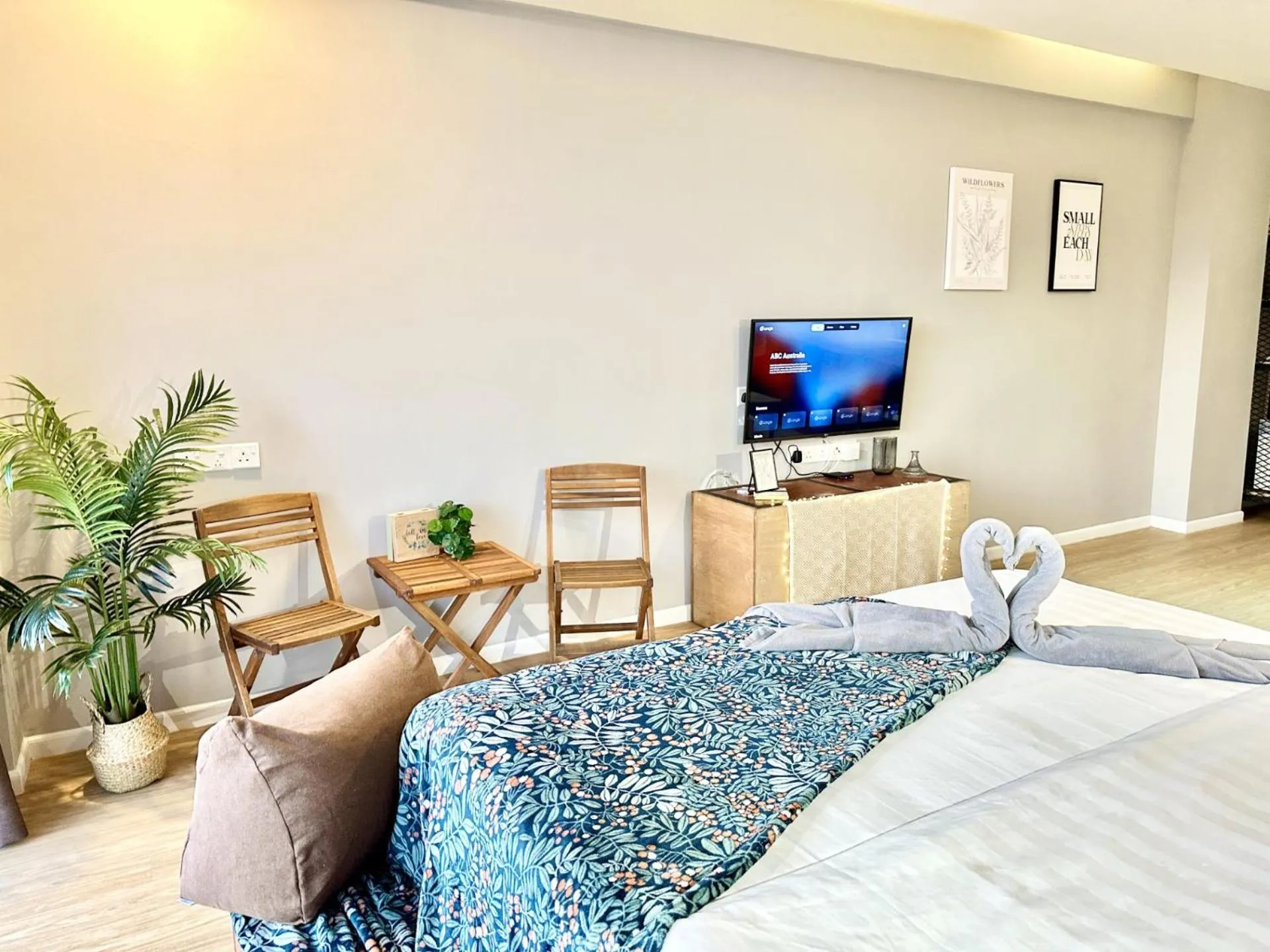 Bed in Deco Home @ Aru Suites