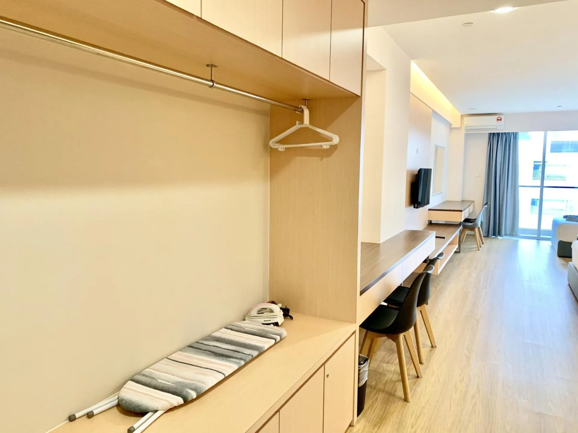 TV and multimedia in Deco Home @ Aru Suites