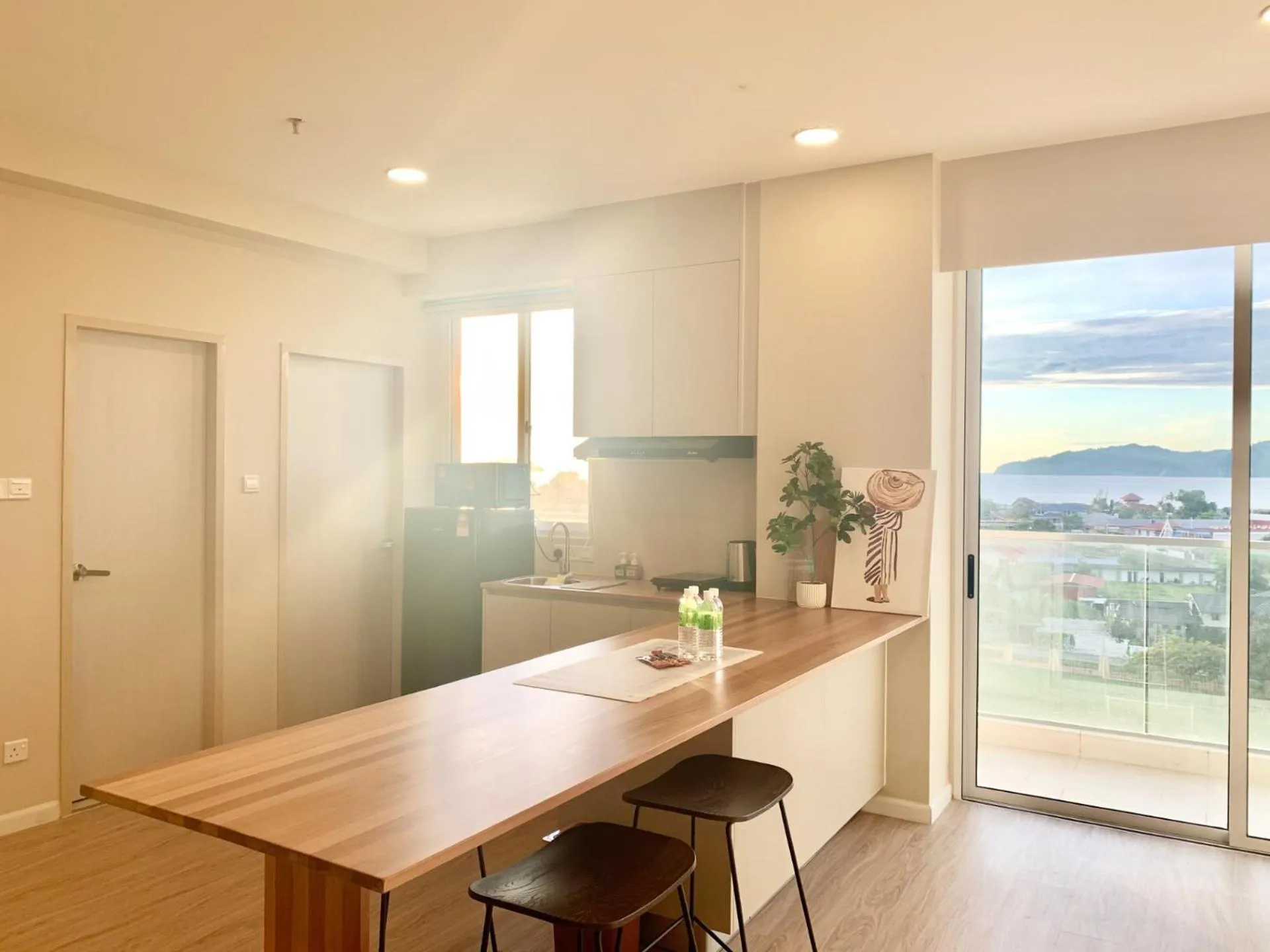 Kitchen or kitchenette in Deco Home @ Aru Suites