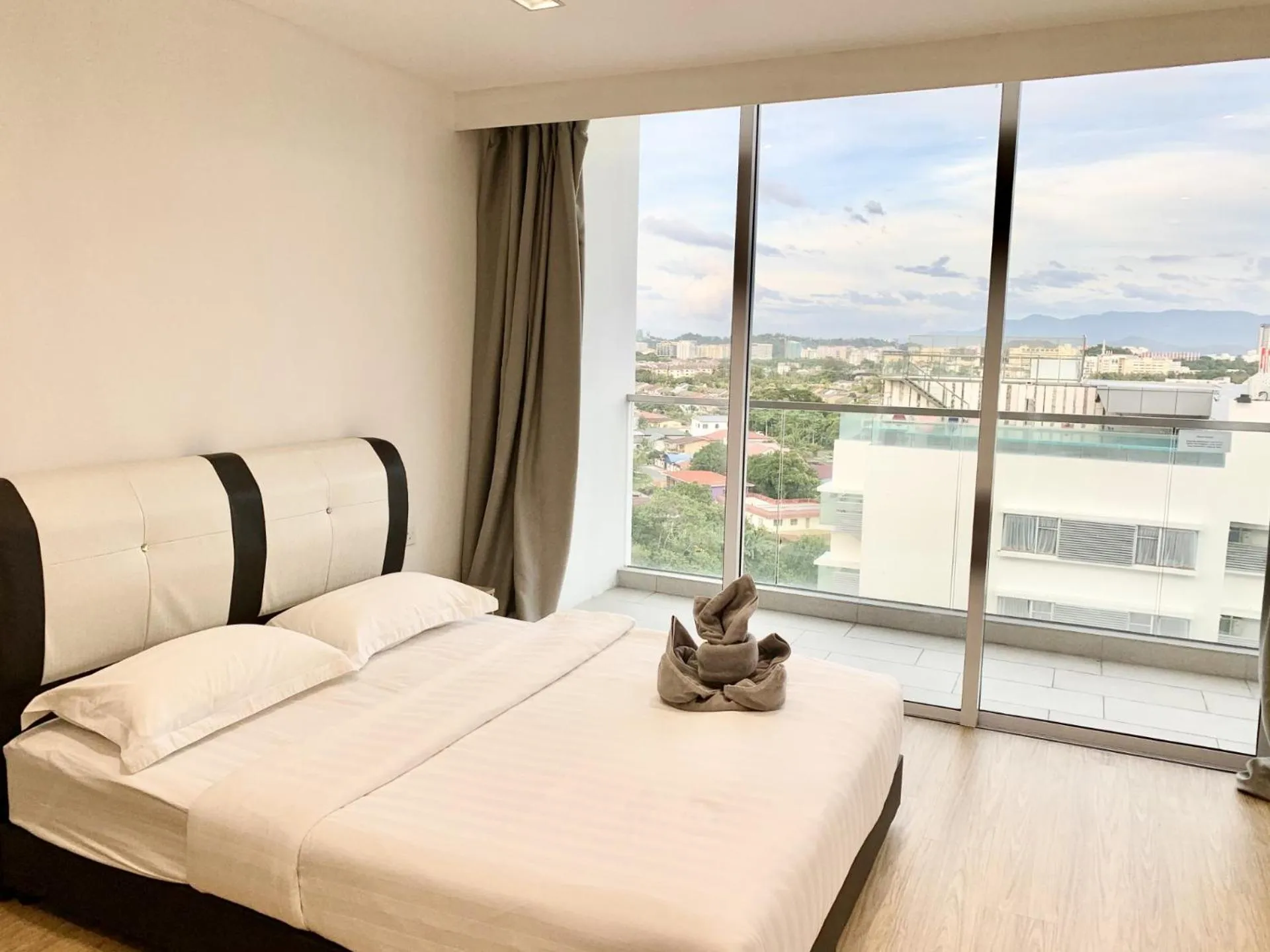 View (from property/room), Bed in Deco Home @ Aru Suites