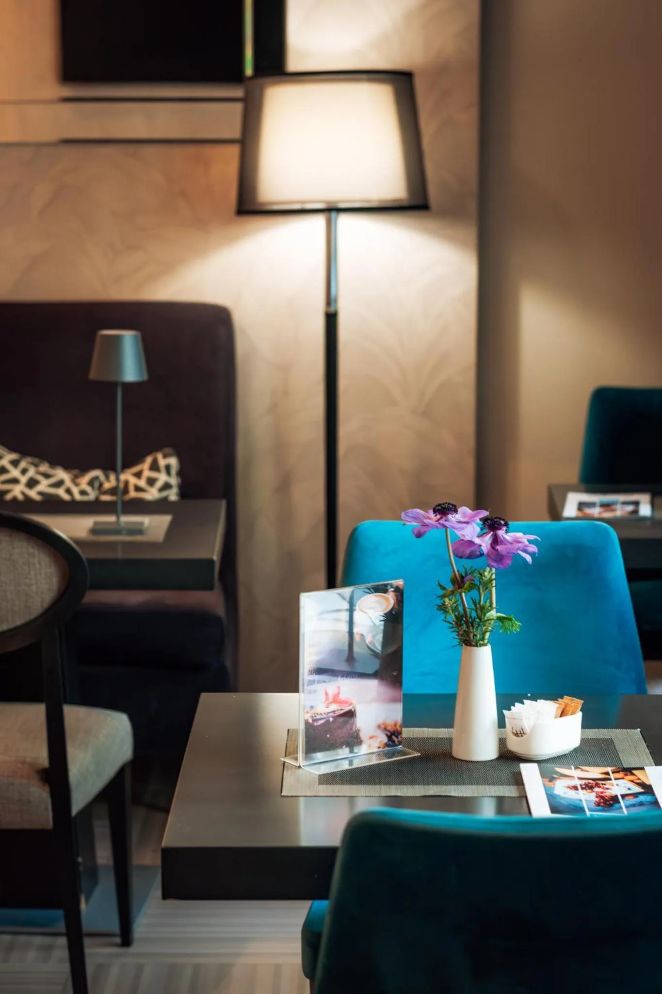 Restaurant/places to eat in Boutique Hotel Townhouse 27