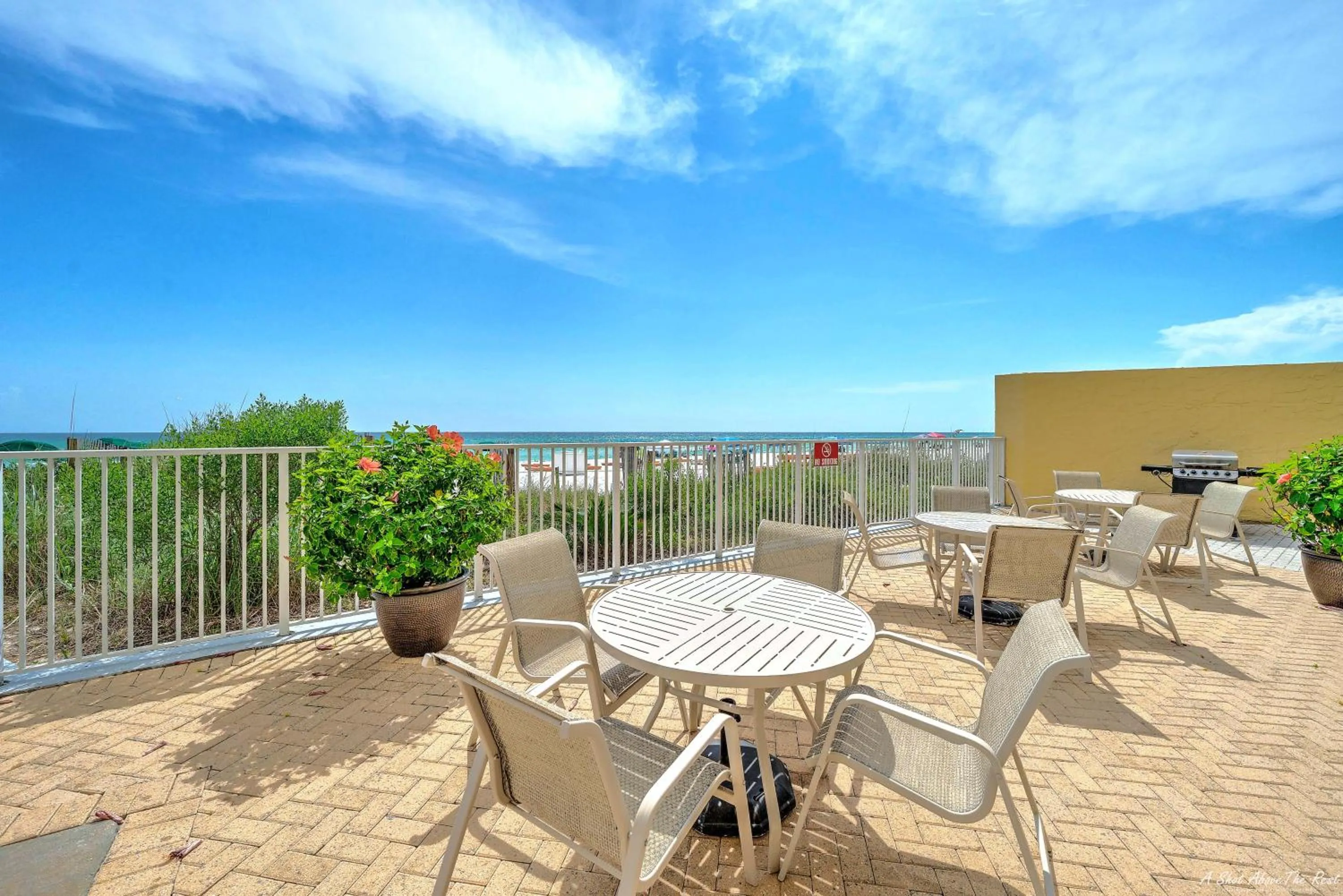 Emerald Isle Beach Resort by Sand Seeker Vacations