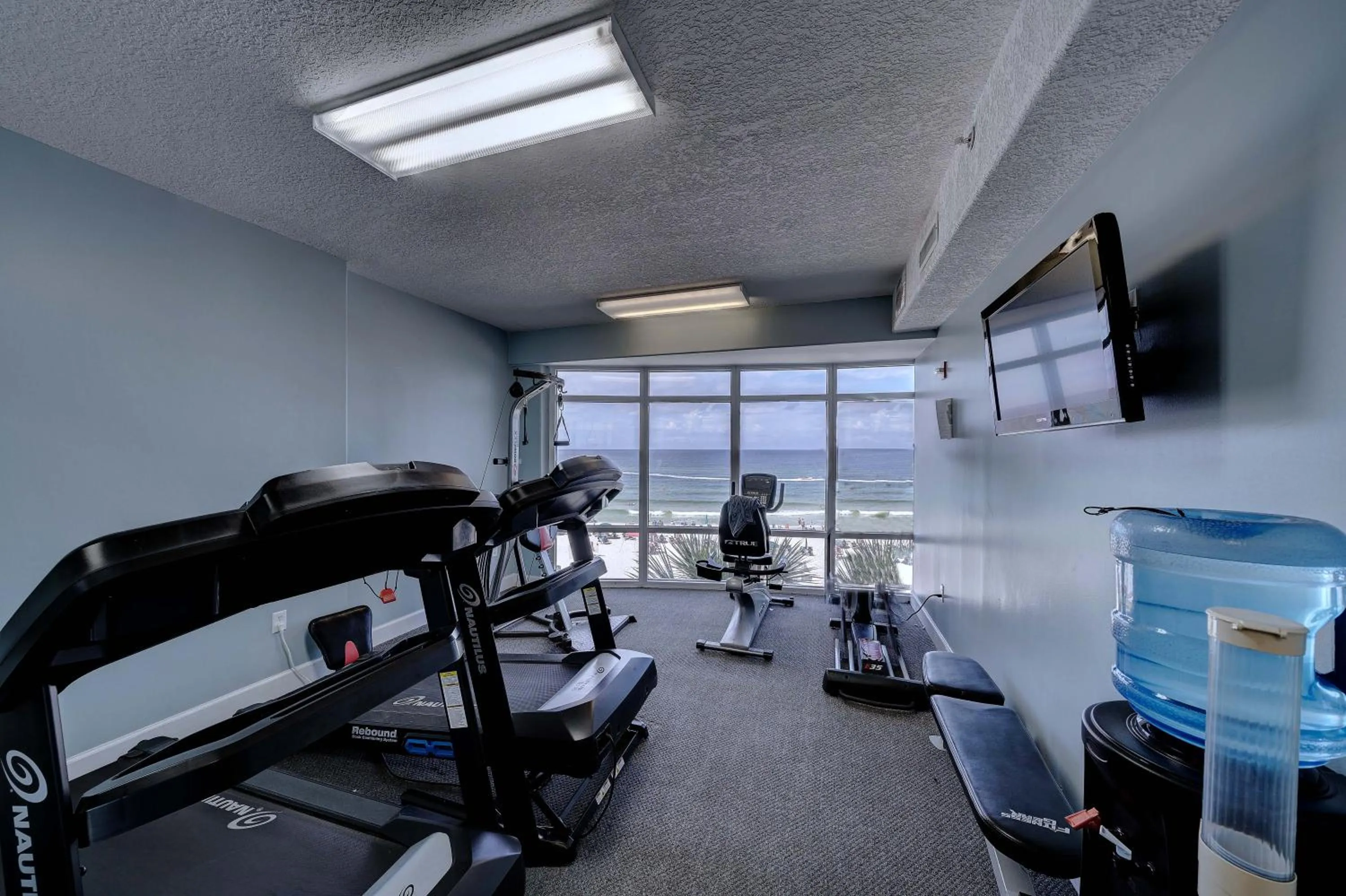 Emerald Isle Beach Resort by Sand Seeker Vacations