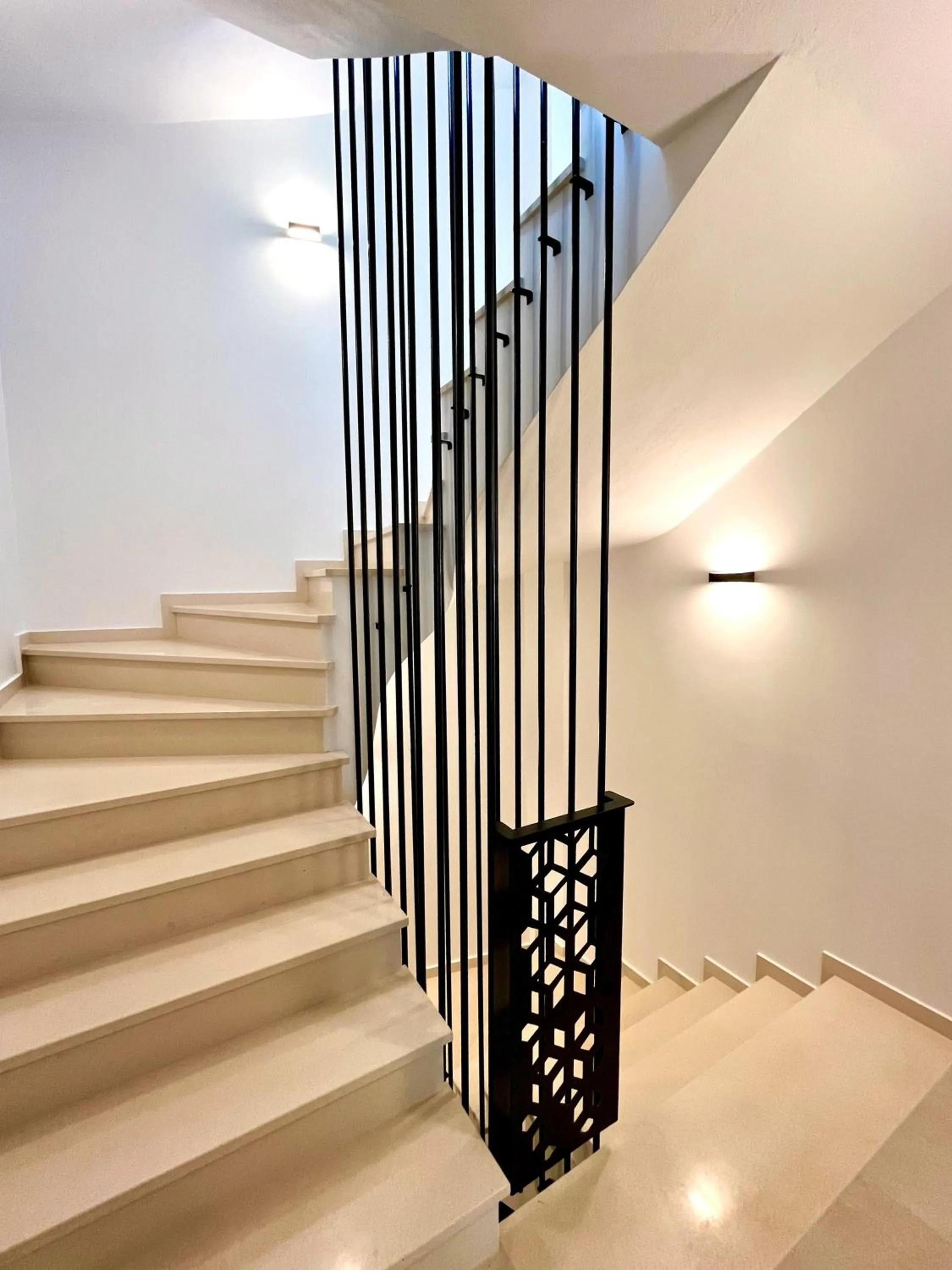 Facade/entrance in CITY HILL Luxury Apartments