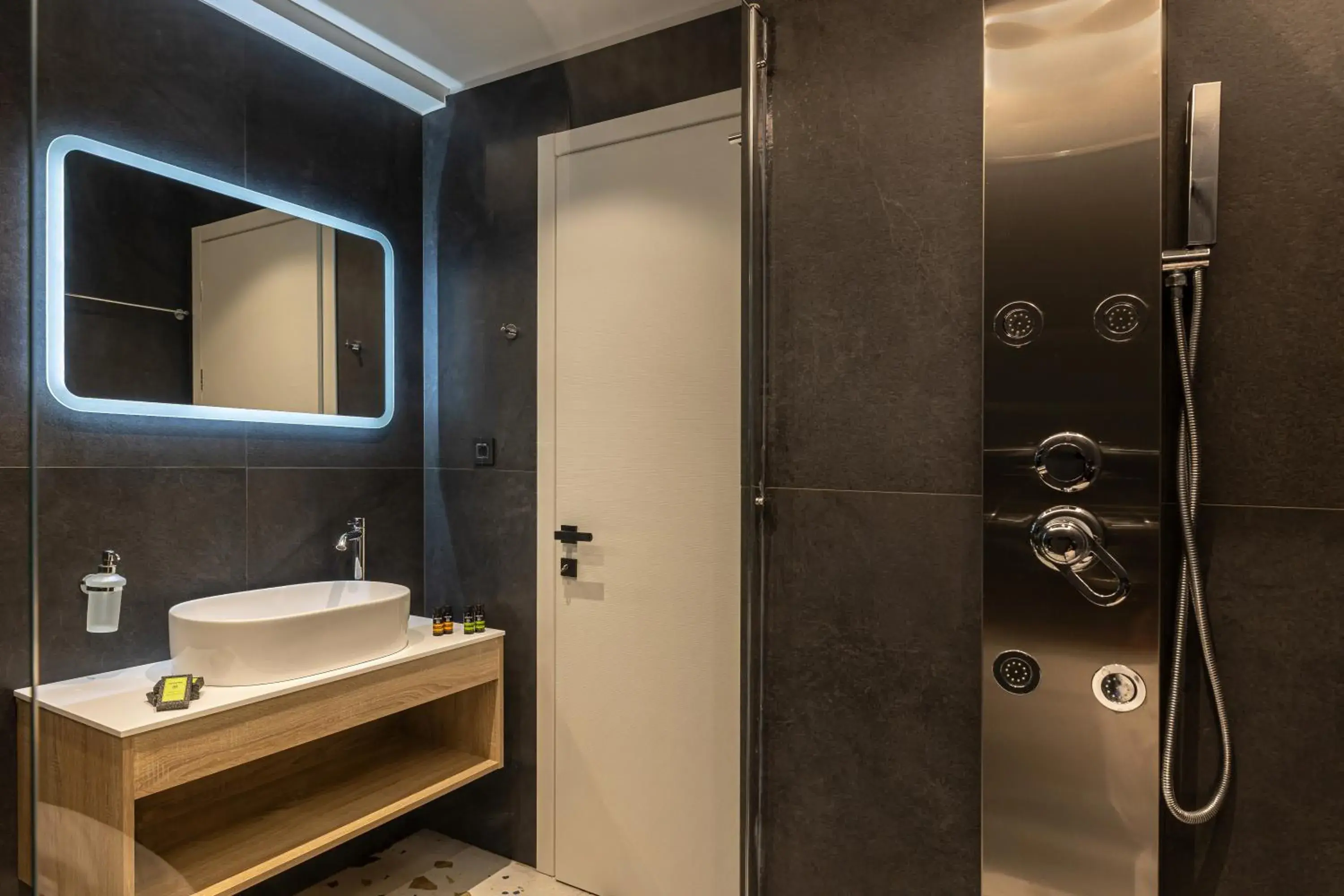 Superior Apartment in CITY HILL Luxury Apartments Superior Apartment in CITY HILL Luxury Apartments