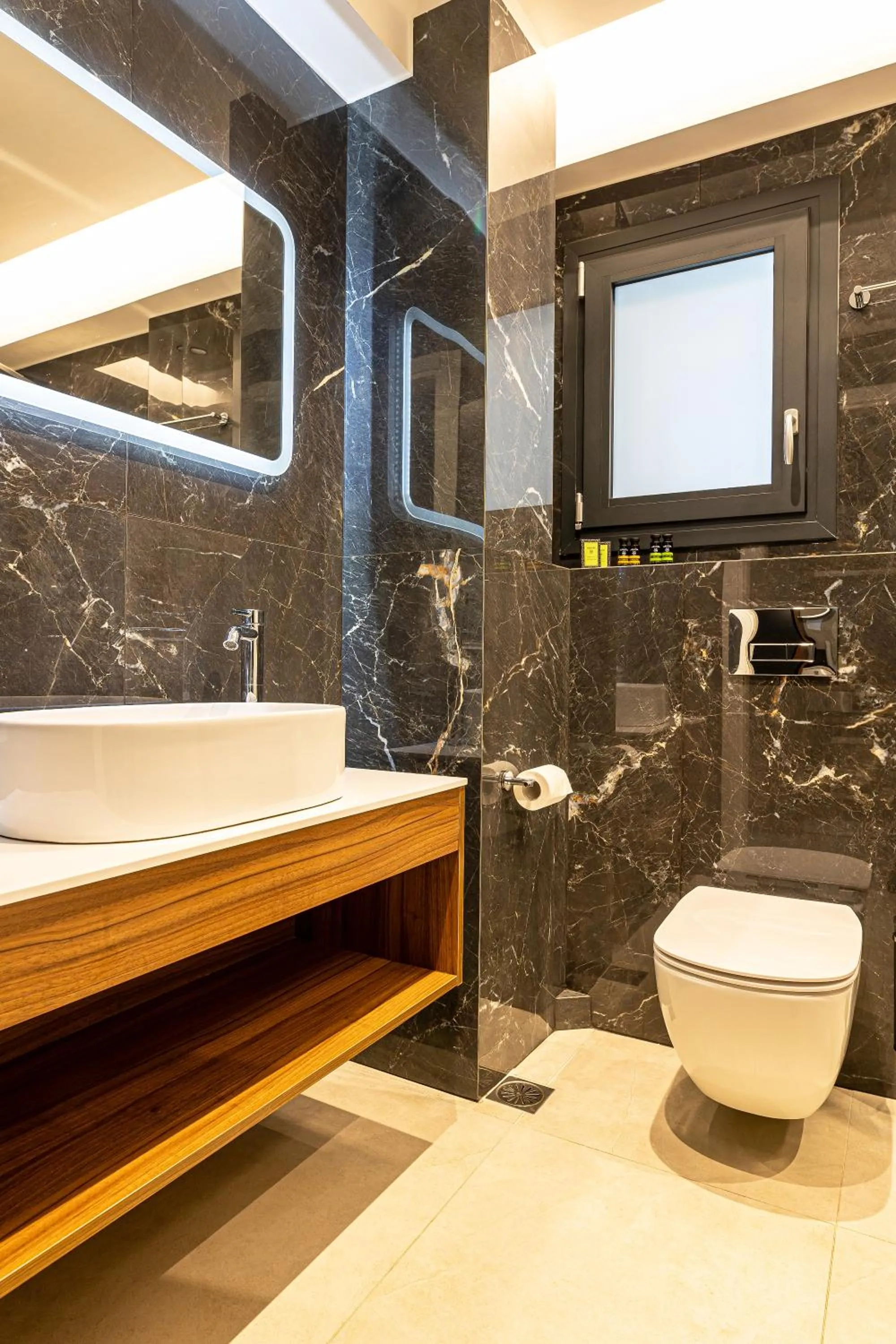 Shower in CITY HILL Luxury Apartments