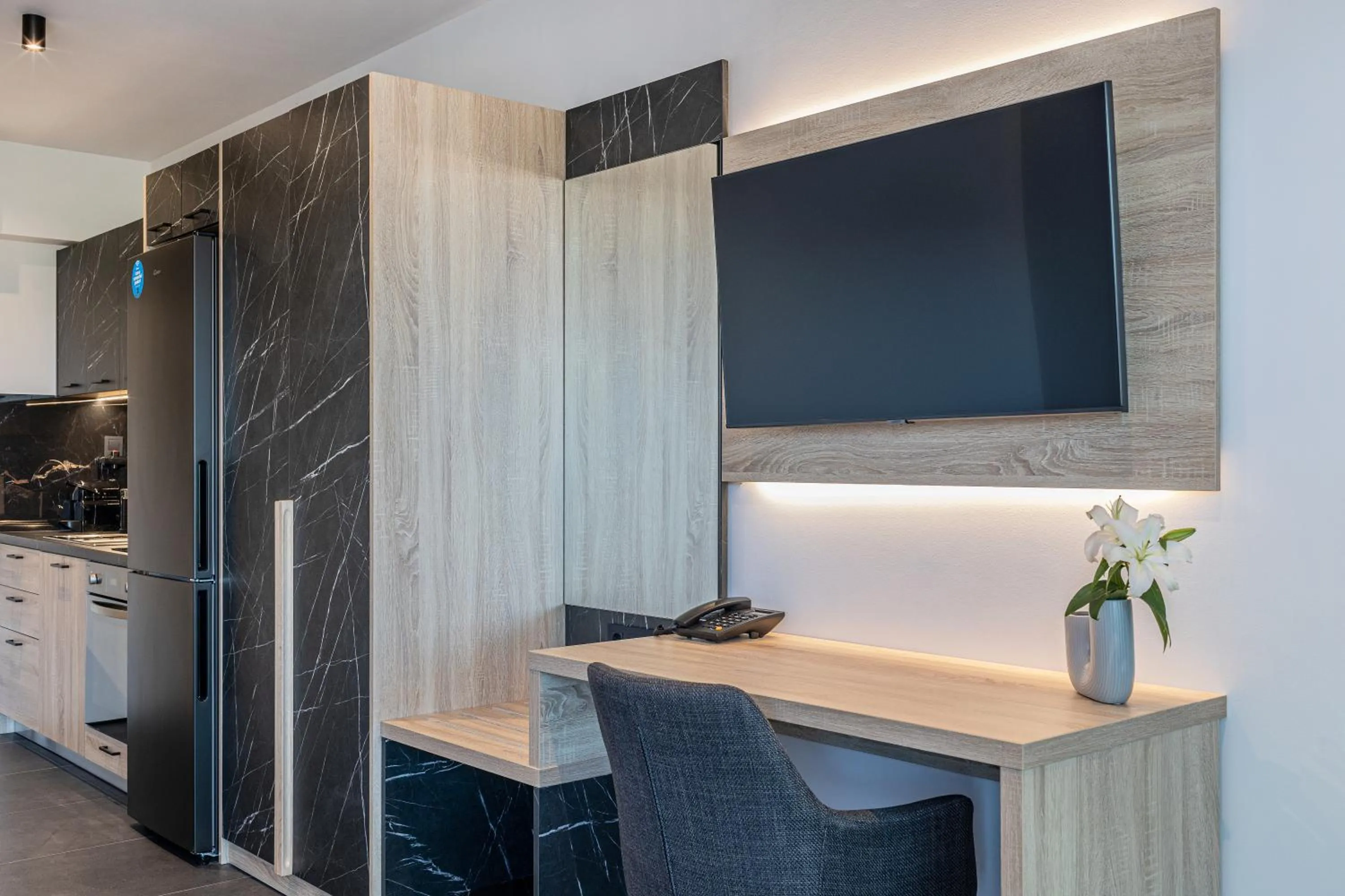 Kitchen or kitchenette in CITY HILL Luxury Apartments