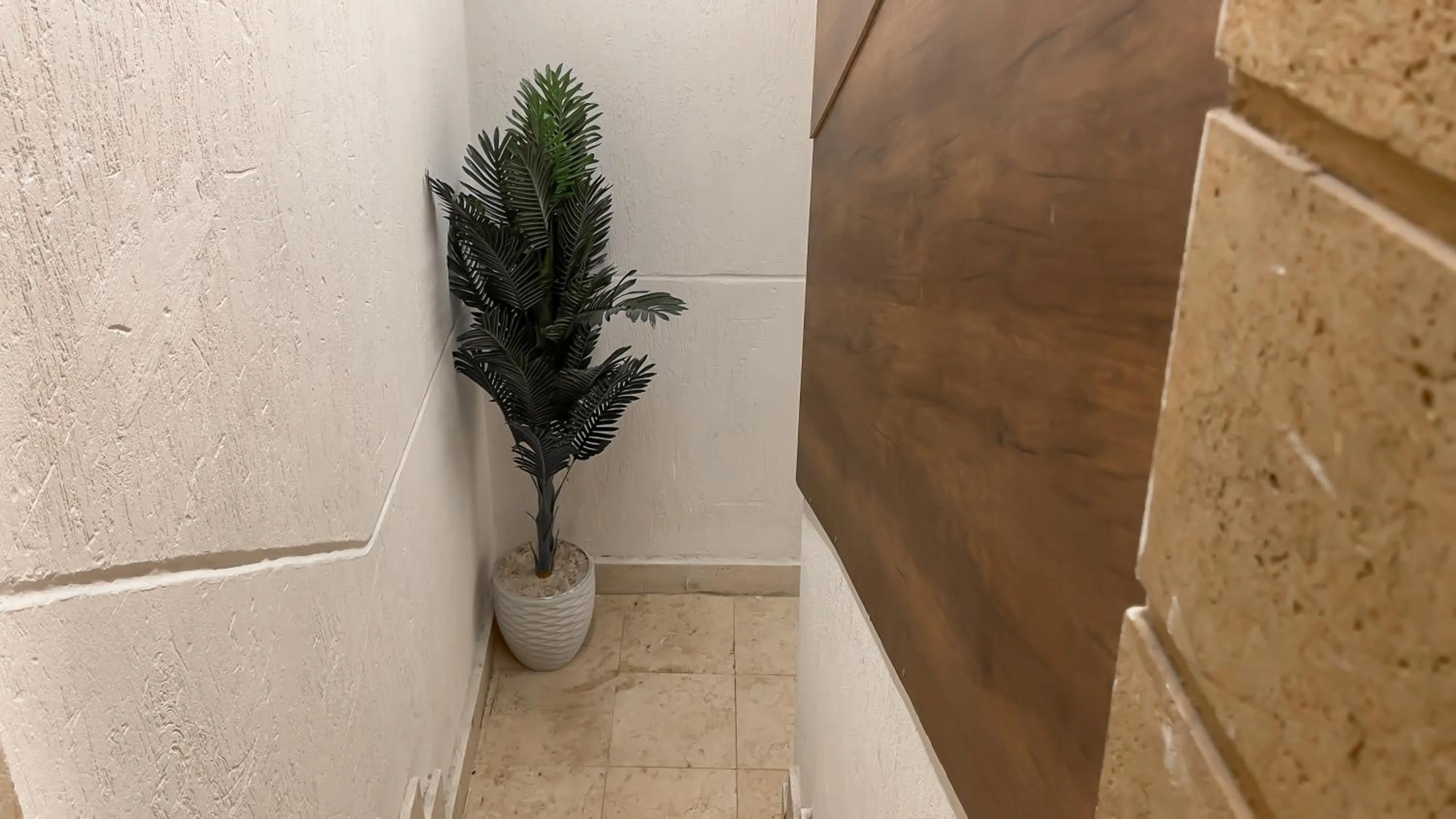 storage in Crowne Pyramids View inn