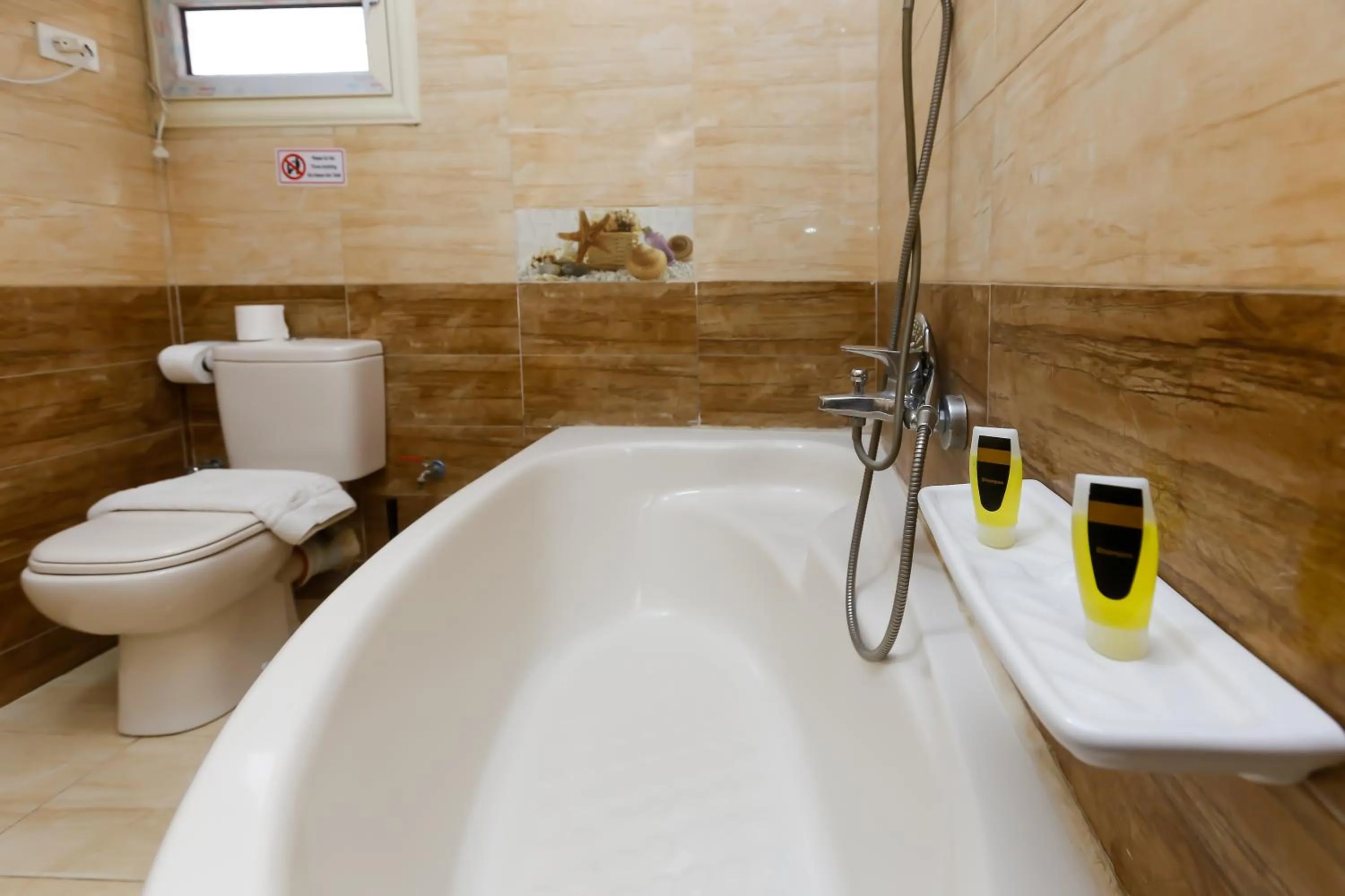 Bedroom in Crowne Pyramids View inn