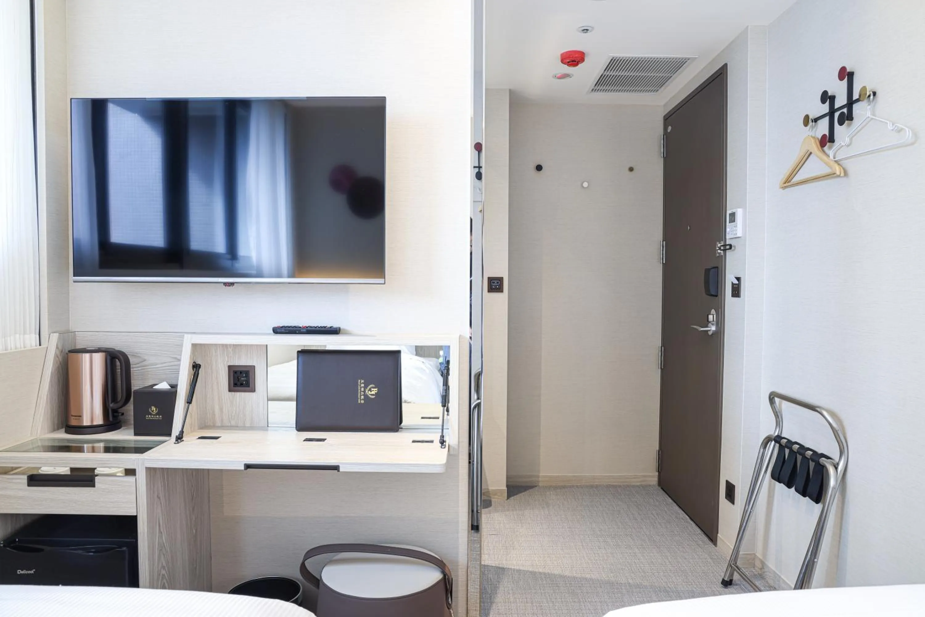 TV and multimedia in Royal Jade Boutique Hotel