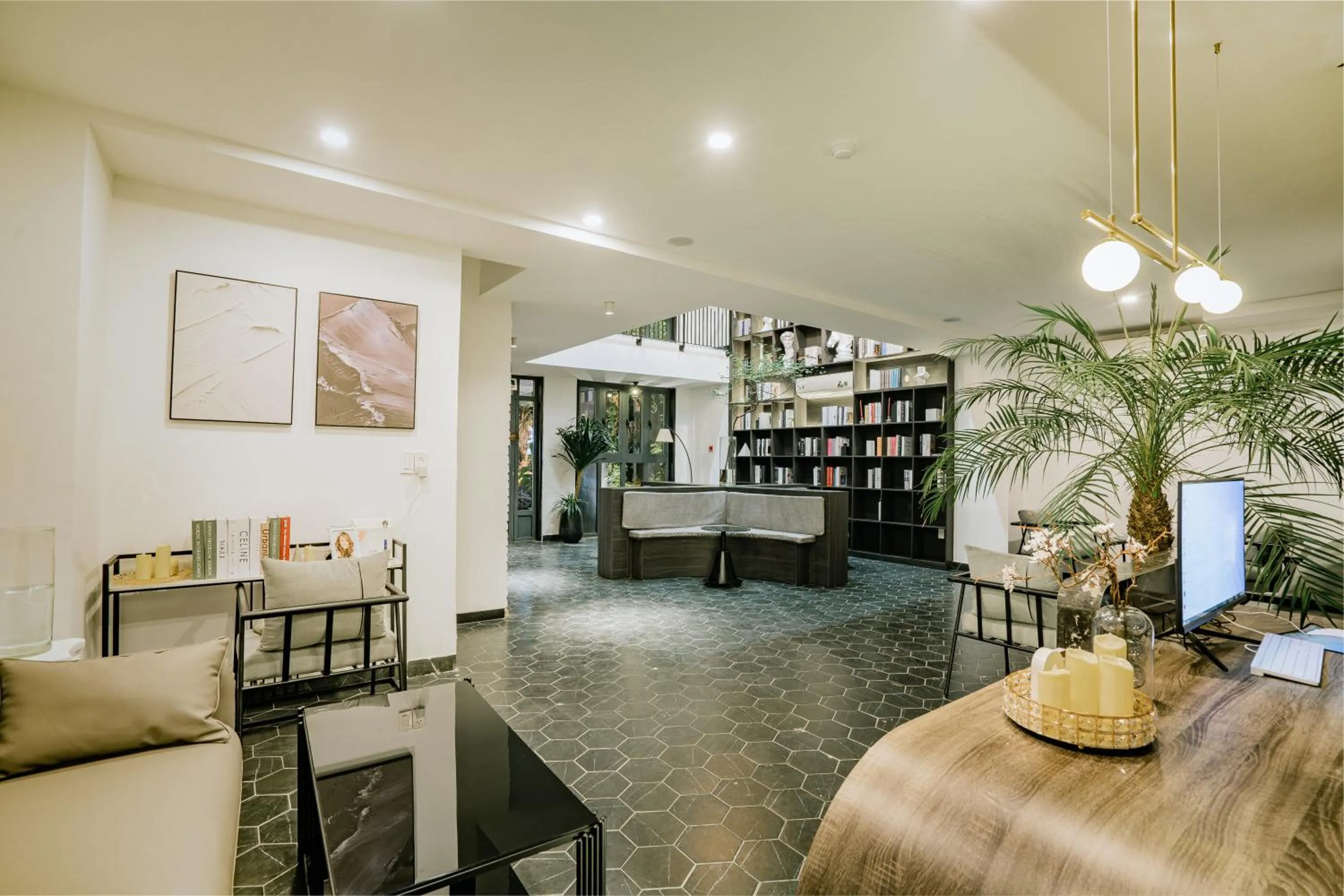 Library in Mint Hotel Bui Vien Q1