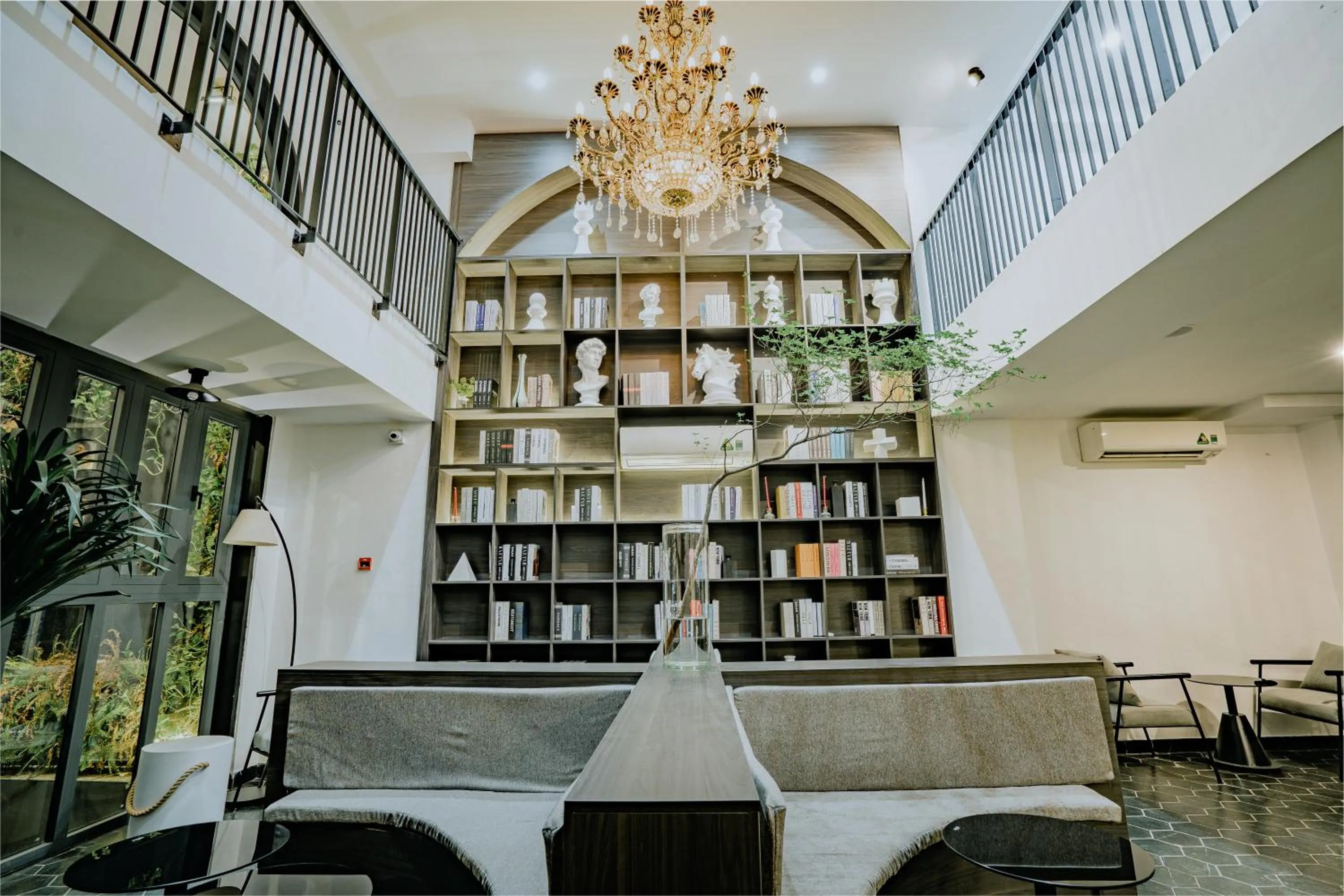 Library in Mint Hotel Bui Vien Q1