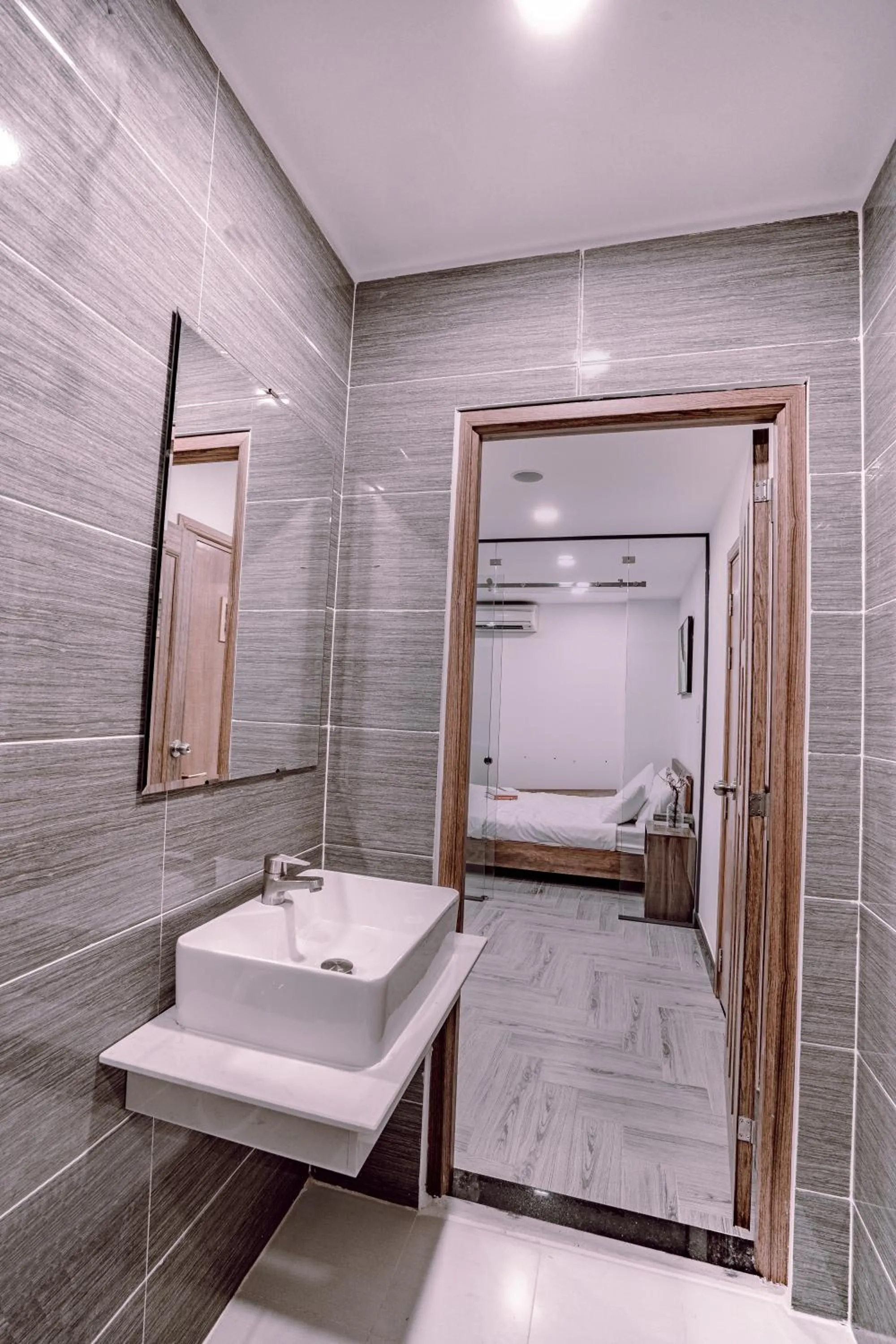 Shower in Mint Hotel Bui Vien Q1