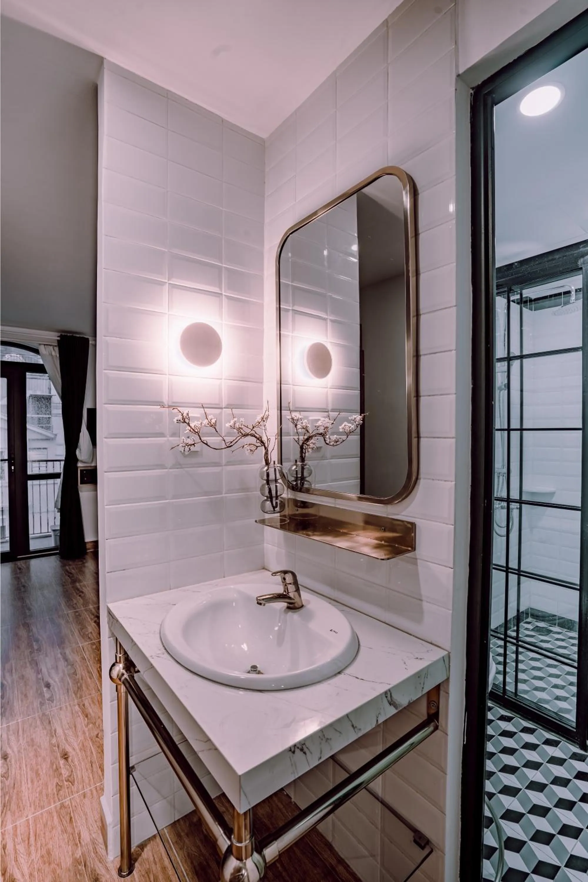 Shower in Mint Hotel Bui Vien Q1