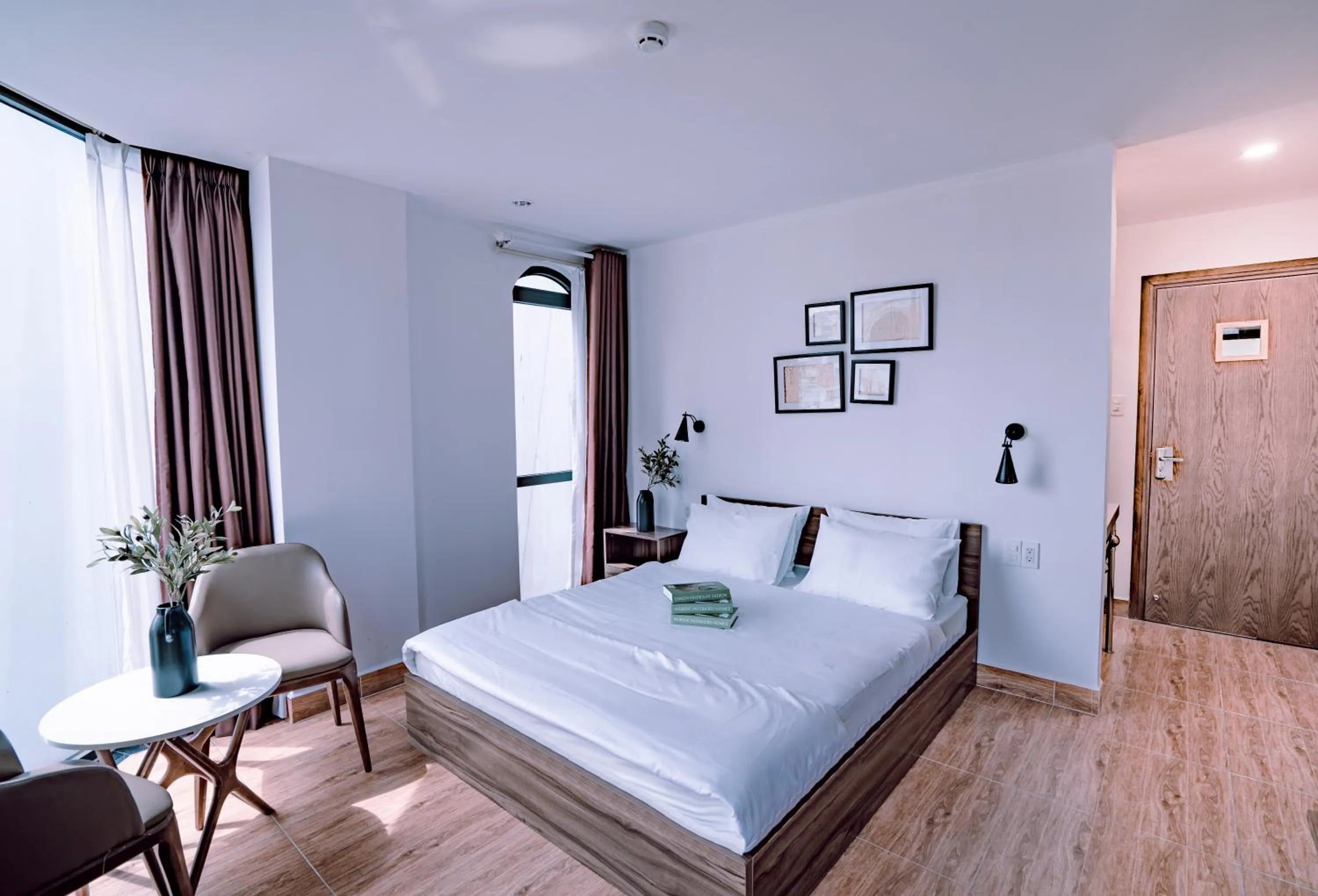 Photo of the whole room, Bed in Mint Hotel Bui Vien Q1