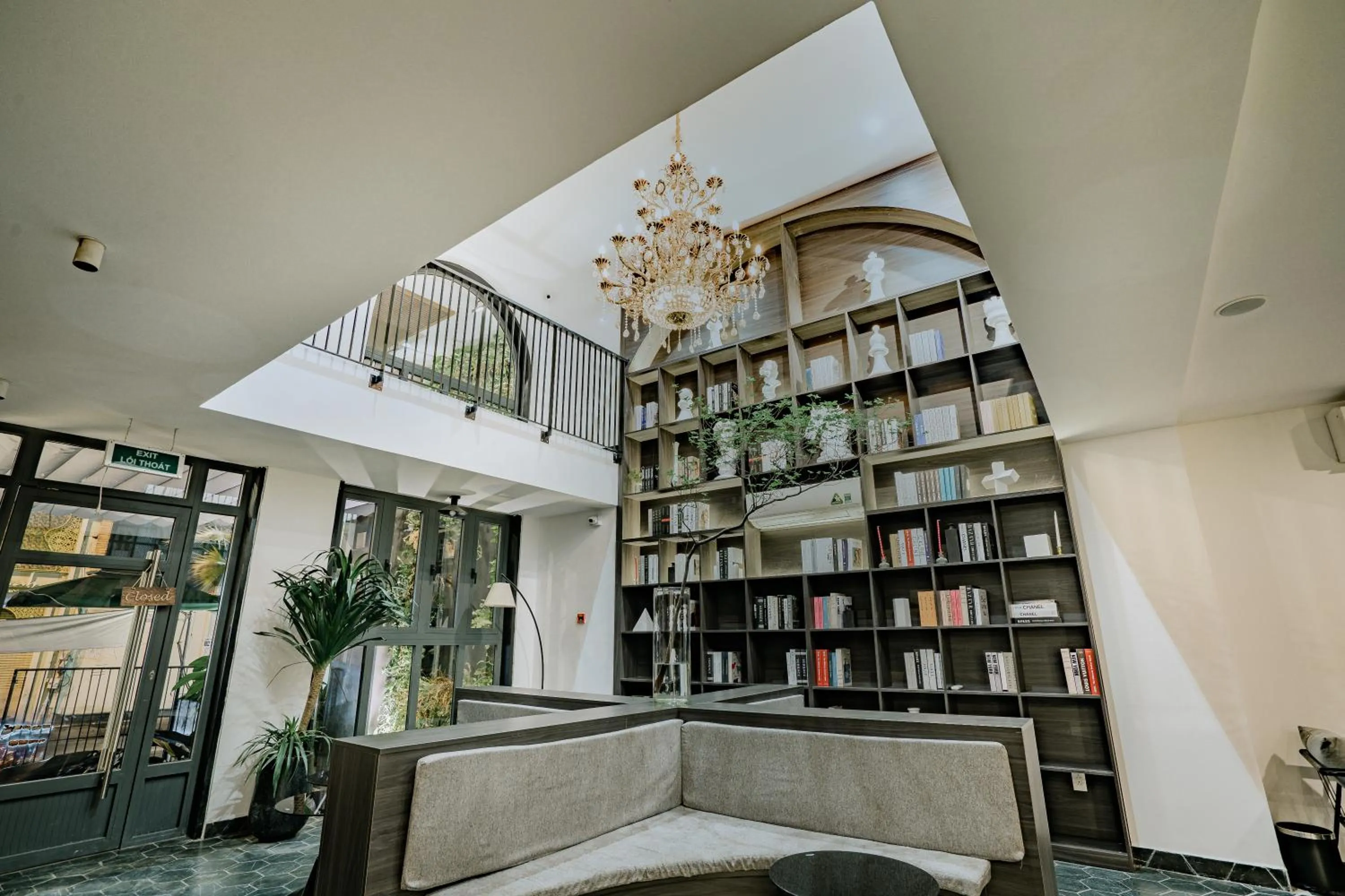 Library in Mint Hotel Bui Vien Q1